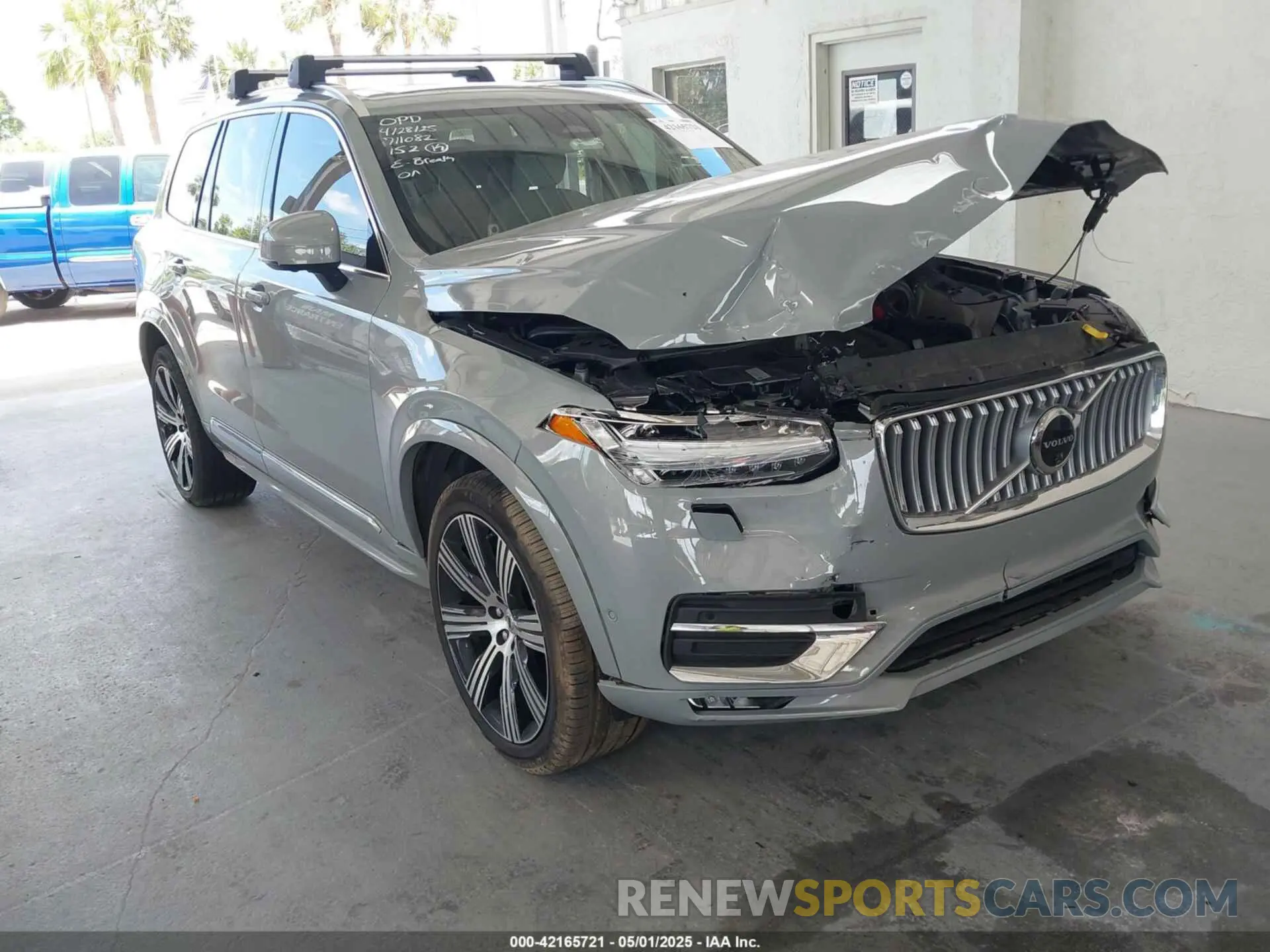 1 Фотография поврежденного автомобиля YV4062JEXR1201106 VOLVO XC90 2024