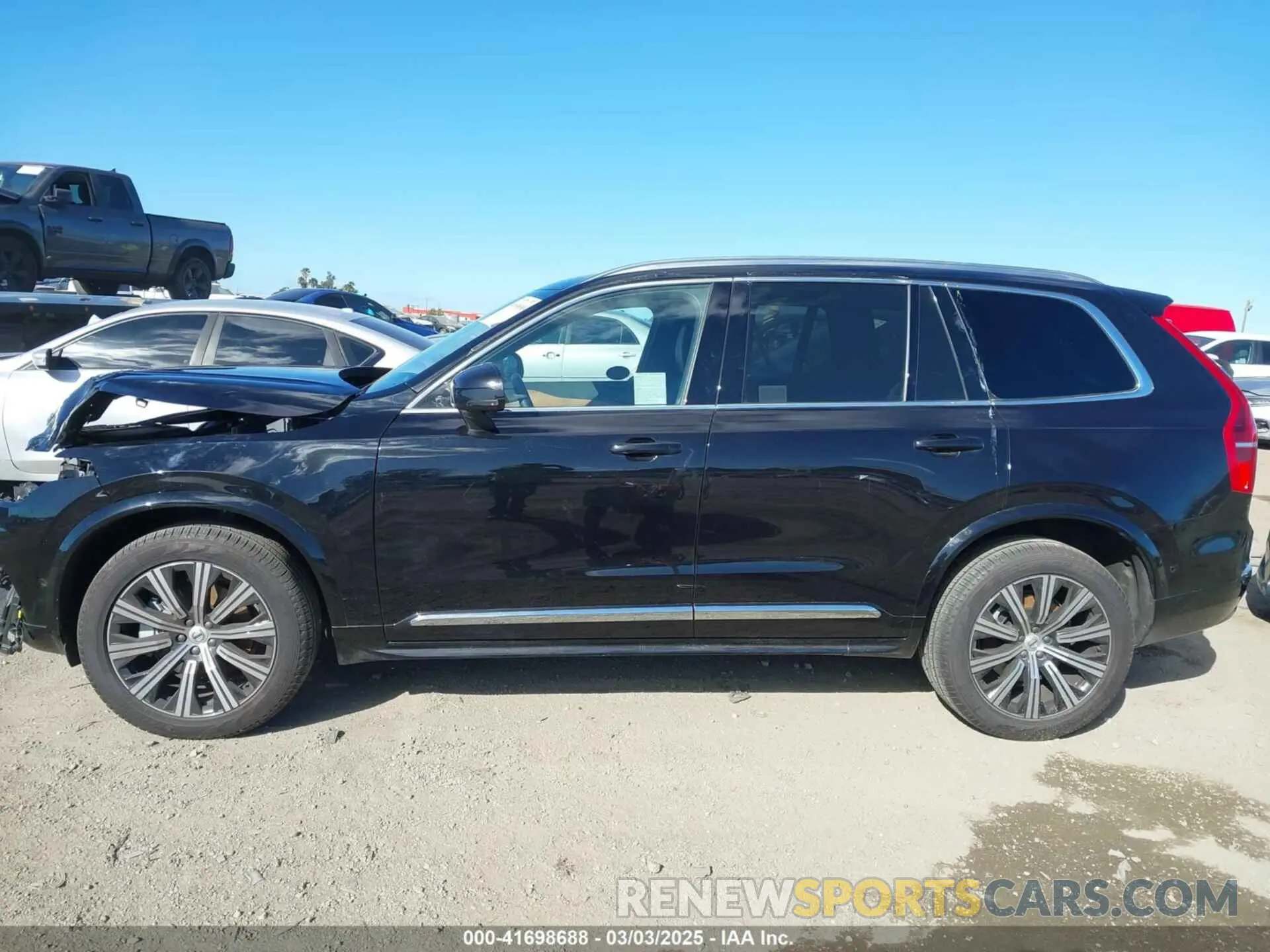 14 Photograph of a damaged car YV4062PE1R1220828 VOLVO XC90 2024