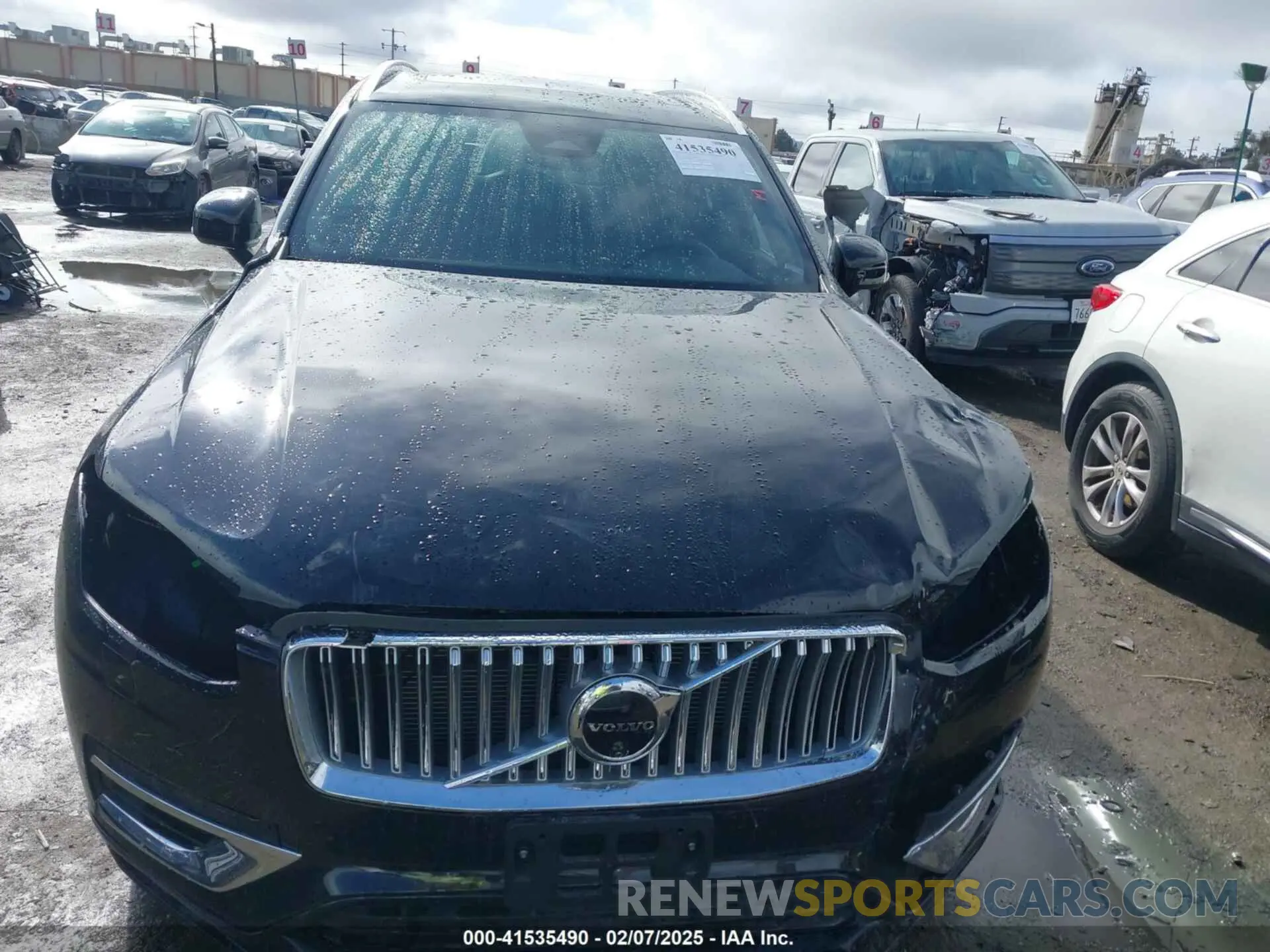 13 Photograph of a damaged car YV4062PE2R1218604 VOLVO XC90 2024