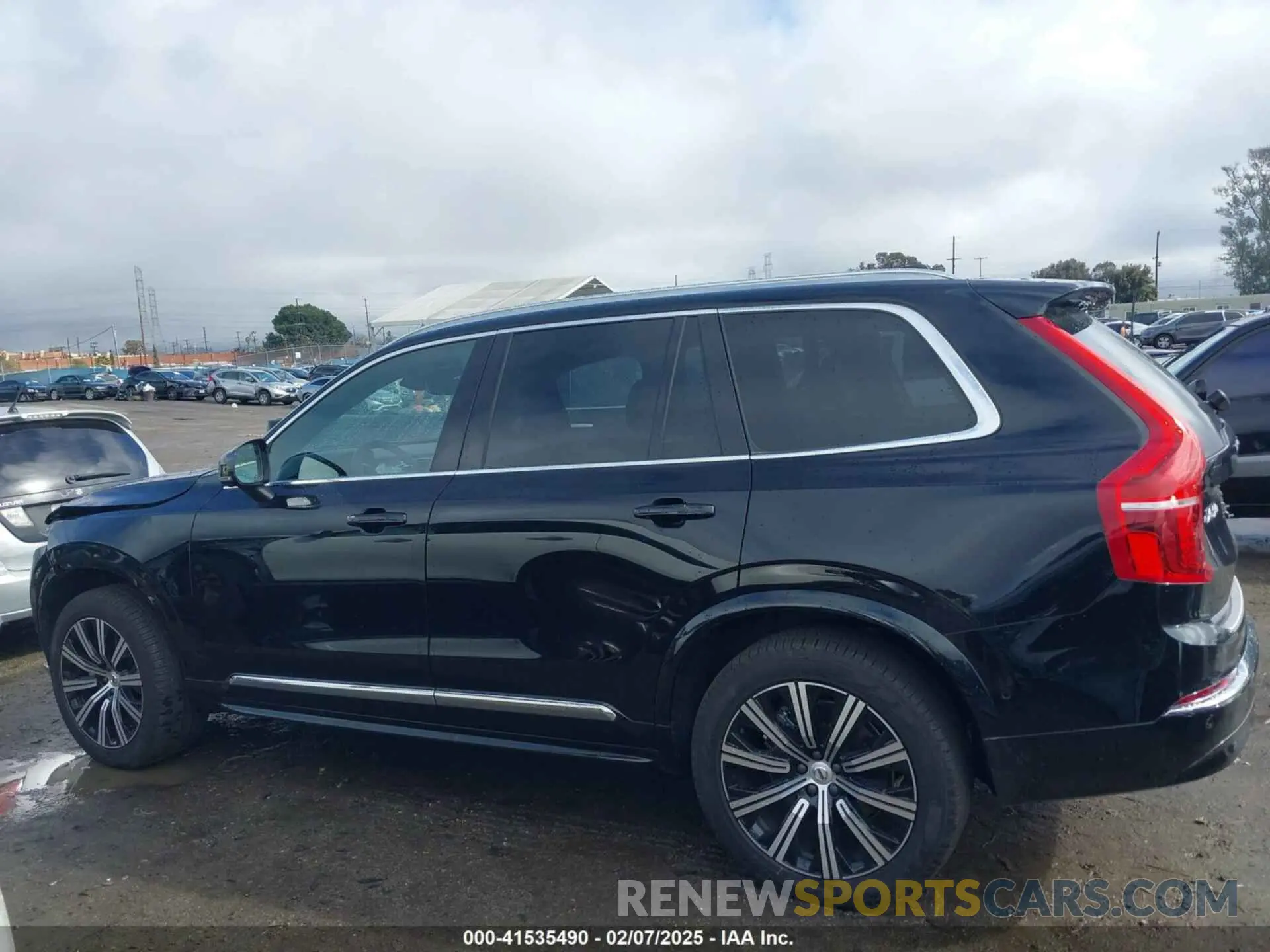15 Photograph of a damaged car YV4062PE2R1218604 VOLVO XC90 2024