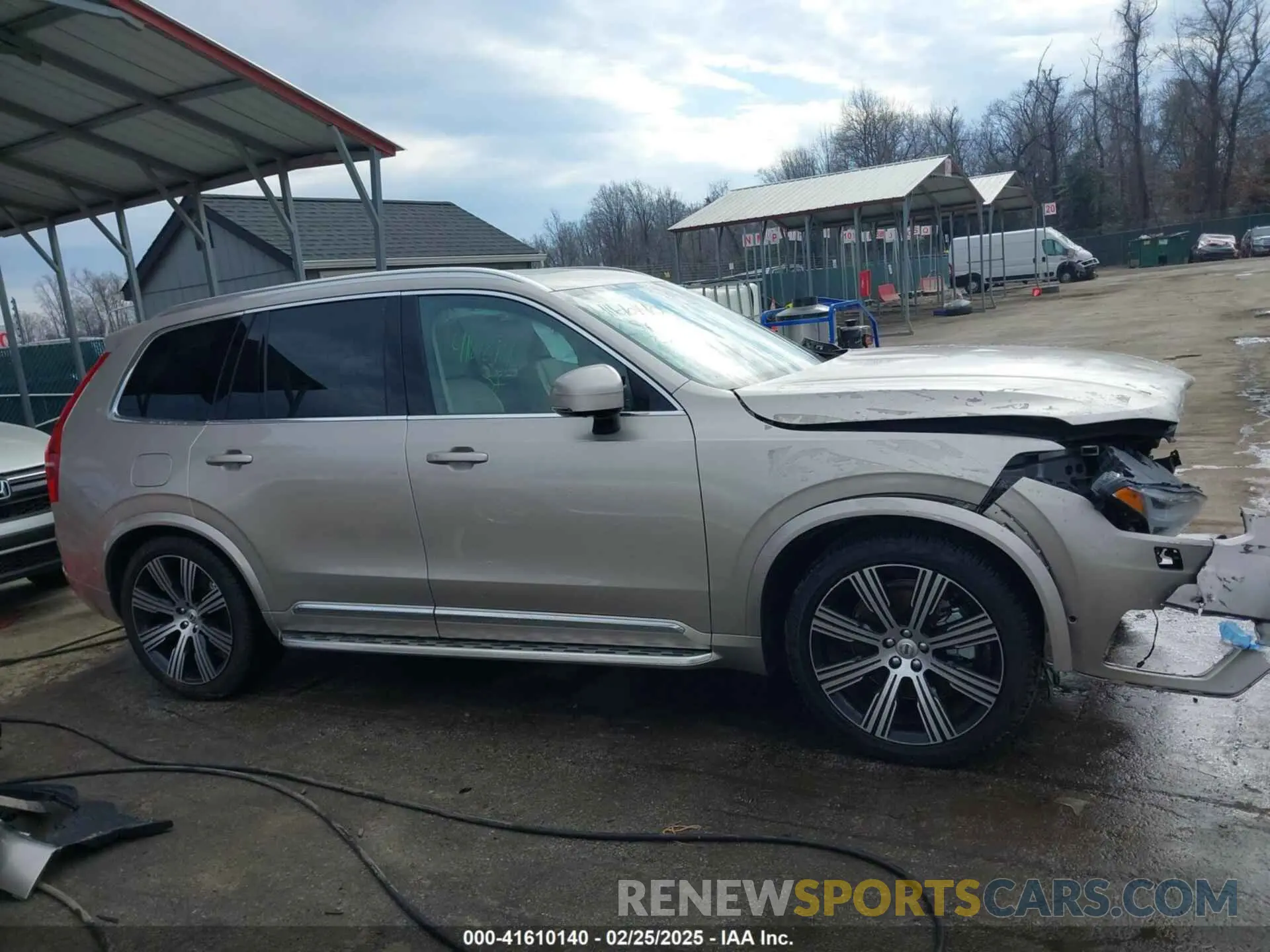 14 Photograph of a damaged car YV4062PF4R1208682 VOLVO XC90 2024