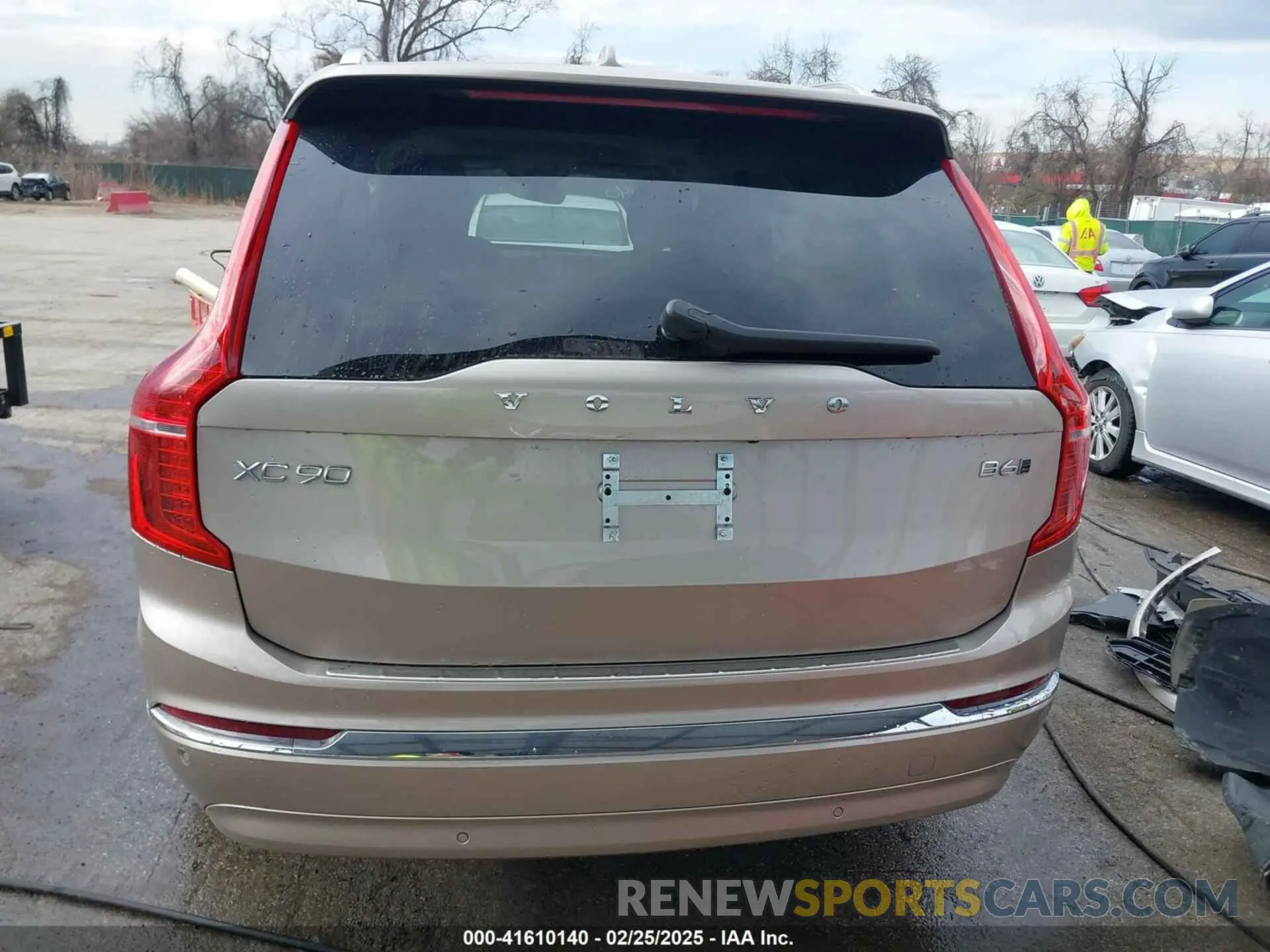 17 Photograph of a damaged car YV4062PF4R1208682 VOLVO XC90 2024