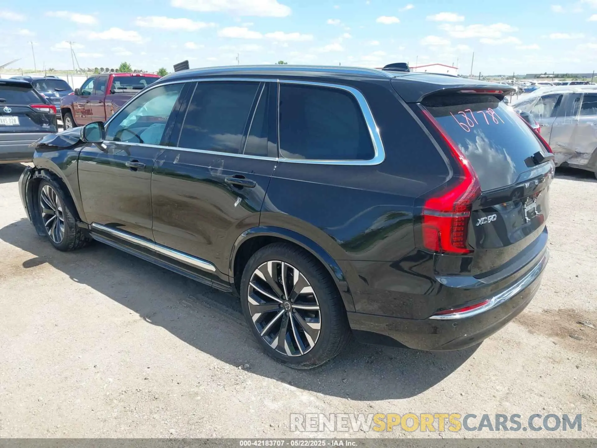 3 Фотография поврежденного автомобиля YV4062JB6S1373774 VOLVO XC90 2025