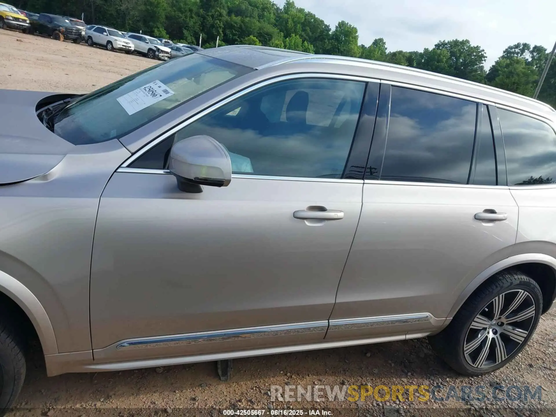 14 Фотография поврежденного автомобиля YV4062PE0S1299396 VOLVO XC90 2025