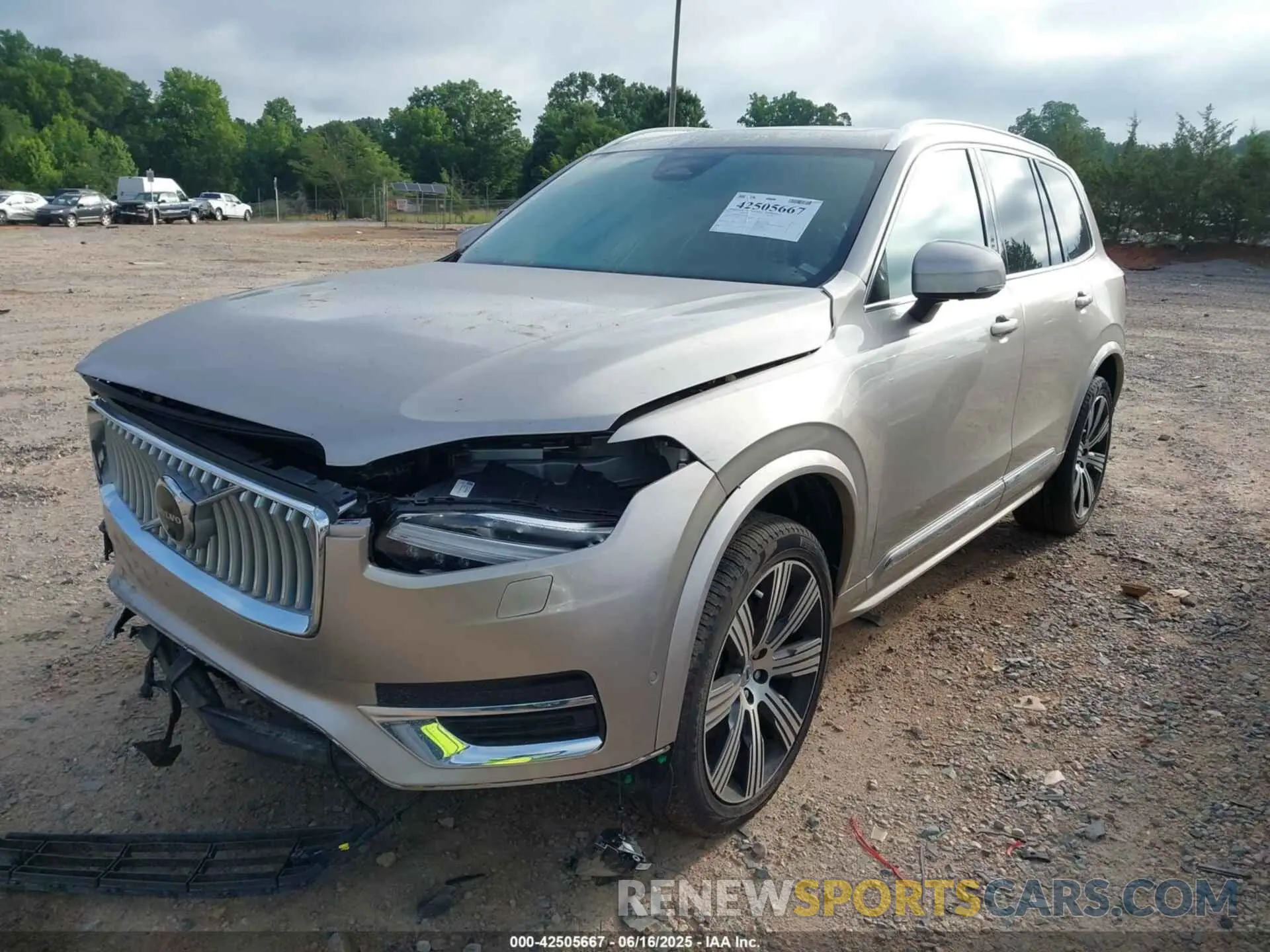 2 Фотография поврежденного автомобиля YV4062PE0S1299396 VOLVO XC90 2025