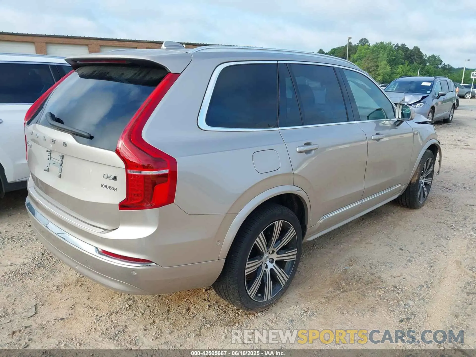 4 Фотография поврежденного автомобиля YV4062PE0S1299396 VOLVO XC90 2025