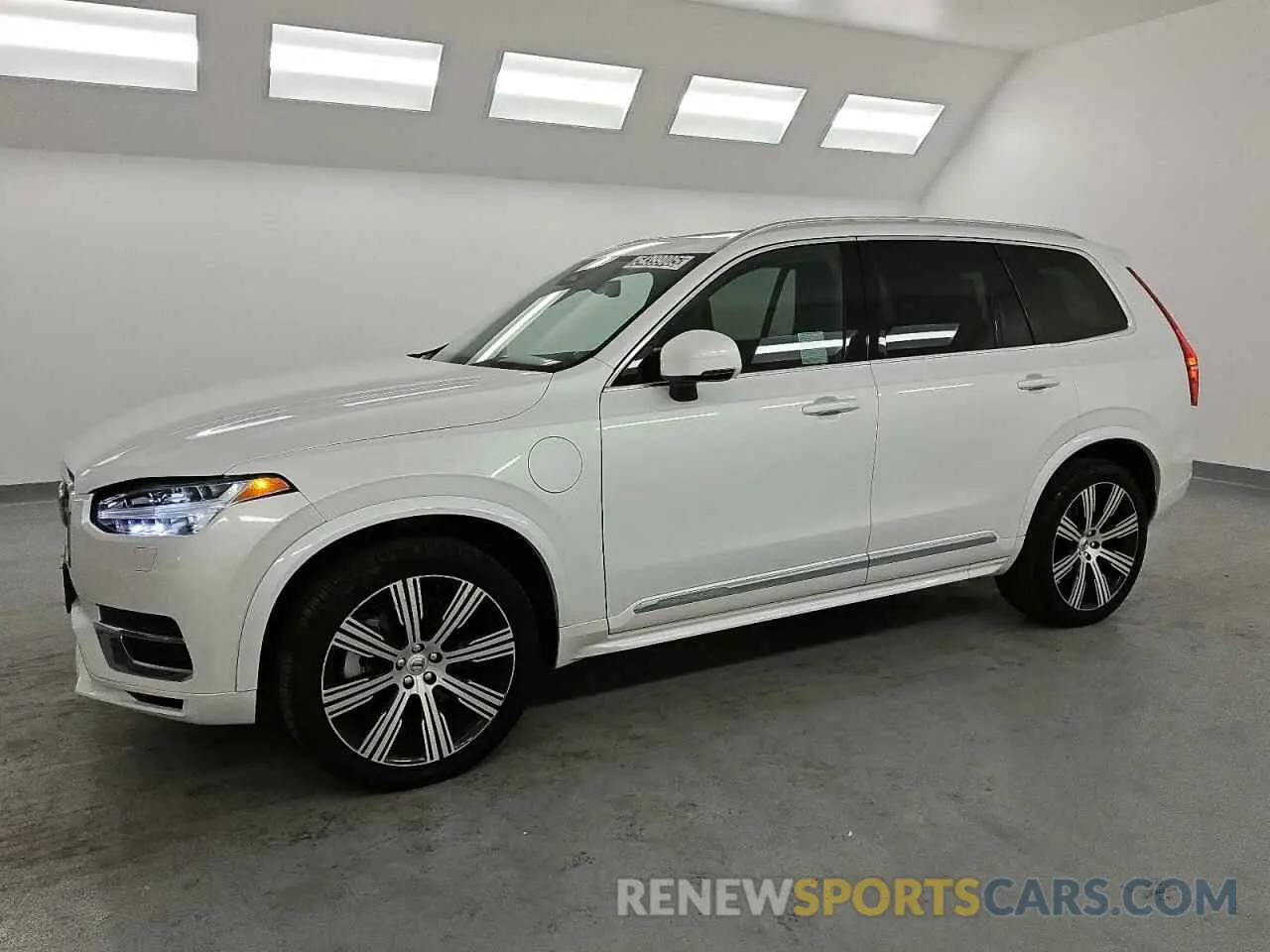 1 Фотография поврежденного автомобиля YV4H60CK6R1257389 VOLVO XC90 CORE 2024