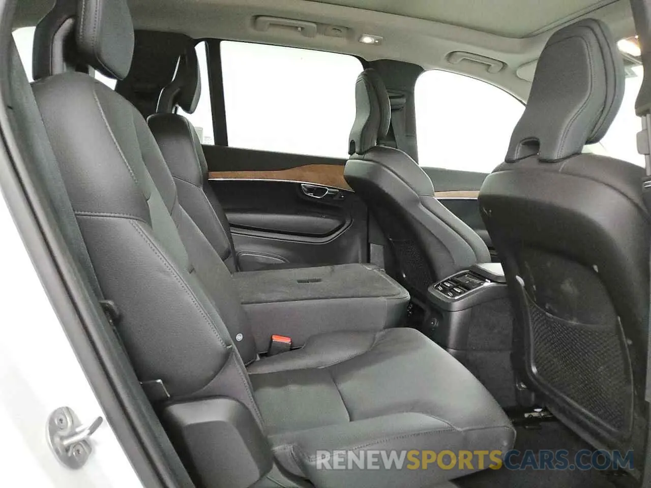 11 Фотография поврежденного автомобиля YV4H60CK6R1257389 VOLVO XC90 CORE 2024