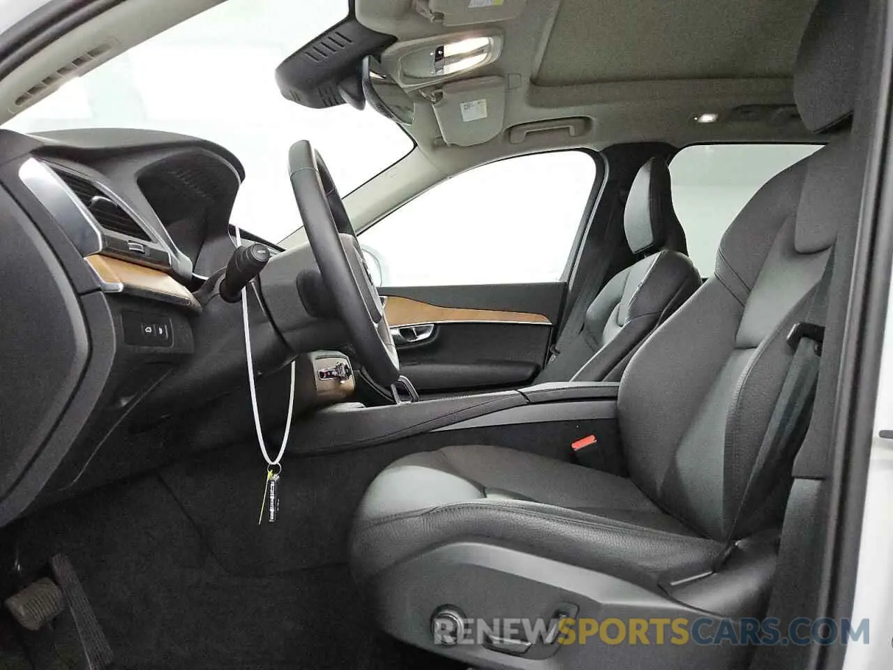7 Фотография поврежденного автомобиля YV4H60CK6R1257389 VOLVO XC90 CORE 2024