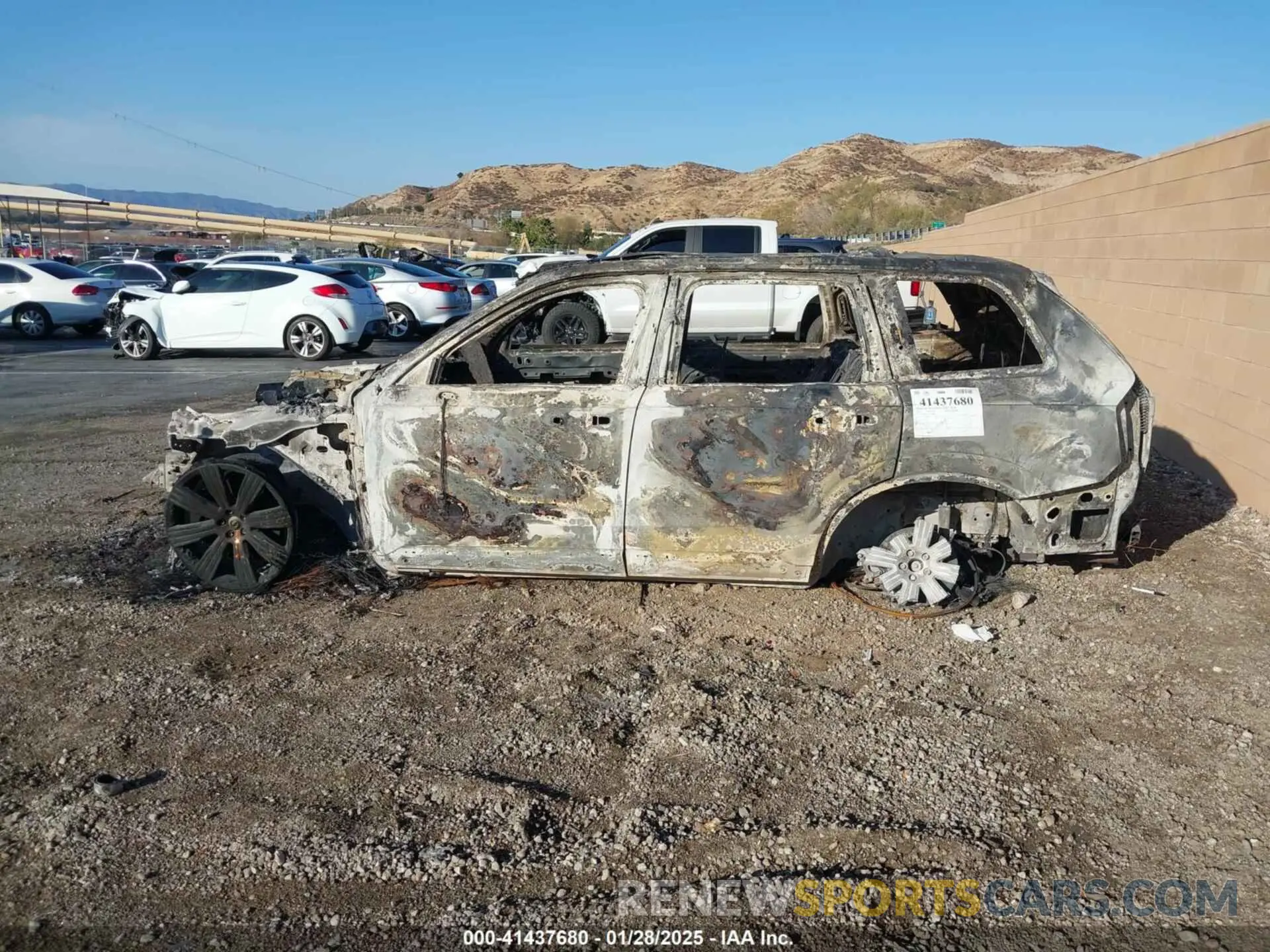13 Фотография поврежденного автомобиля YV4BR0CL4L1586881 VOLVO XC90 HYBRID 2020