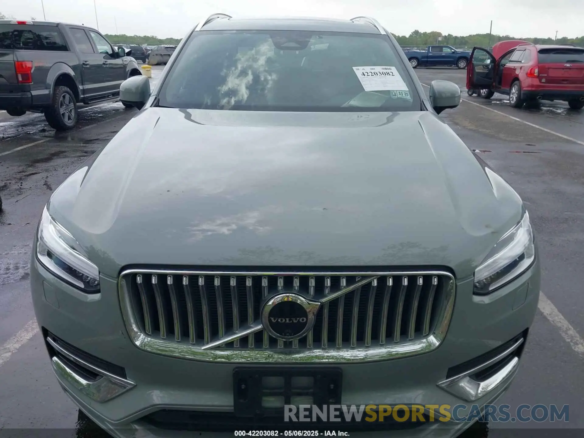 12 Фотография поврежденного автомобиля YV4H60PE1S1328346 VOLVO XC90 PLUG-IN HYBRID 2025
