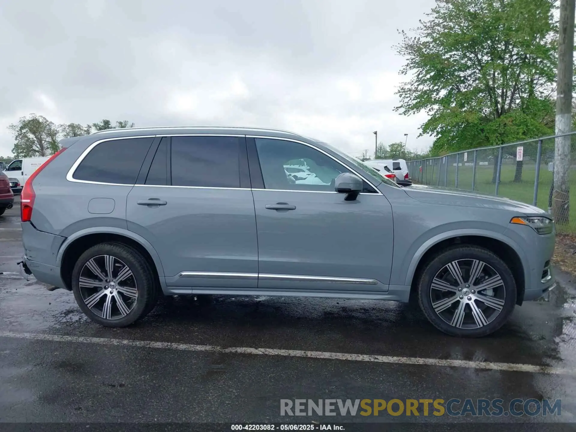 13 Фотография поврежденного автомобиля YV4H60PE1S1328346 VOLVO XC90 PLUG-IN HYBRID 2025