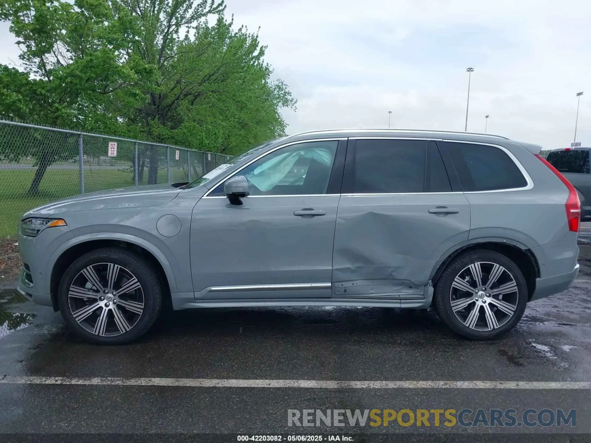 14 Фотография поврежденного автомобиля YV4H60PE1S1328346 VOLVO XC90 PLUG-IN HYBRID 2025