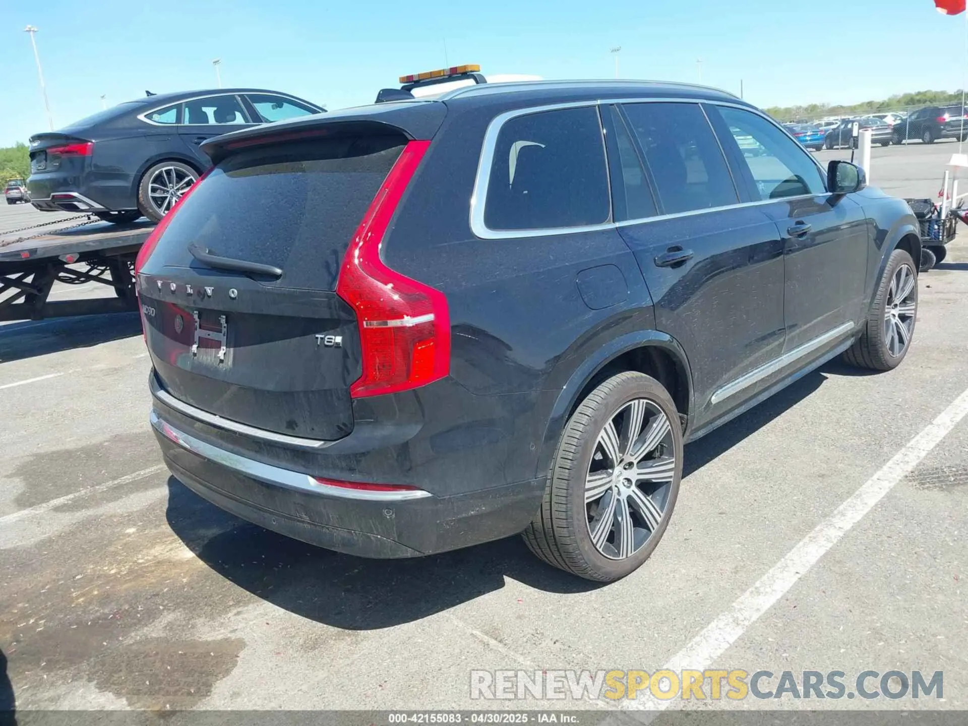4 Фотография поврежденного автомобиля YV4H60PF4S1305975 VOLVO XC90 PLUG-IN HYBRID 2025