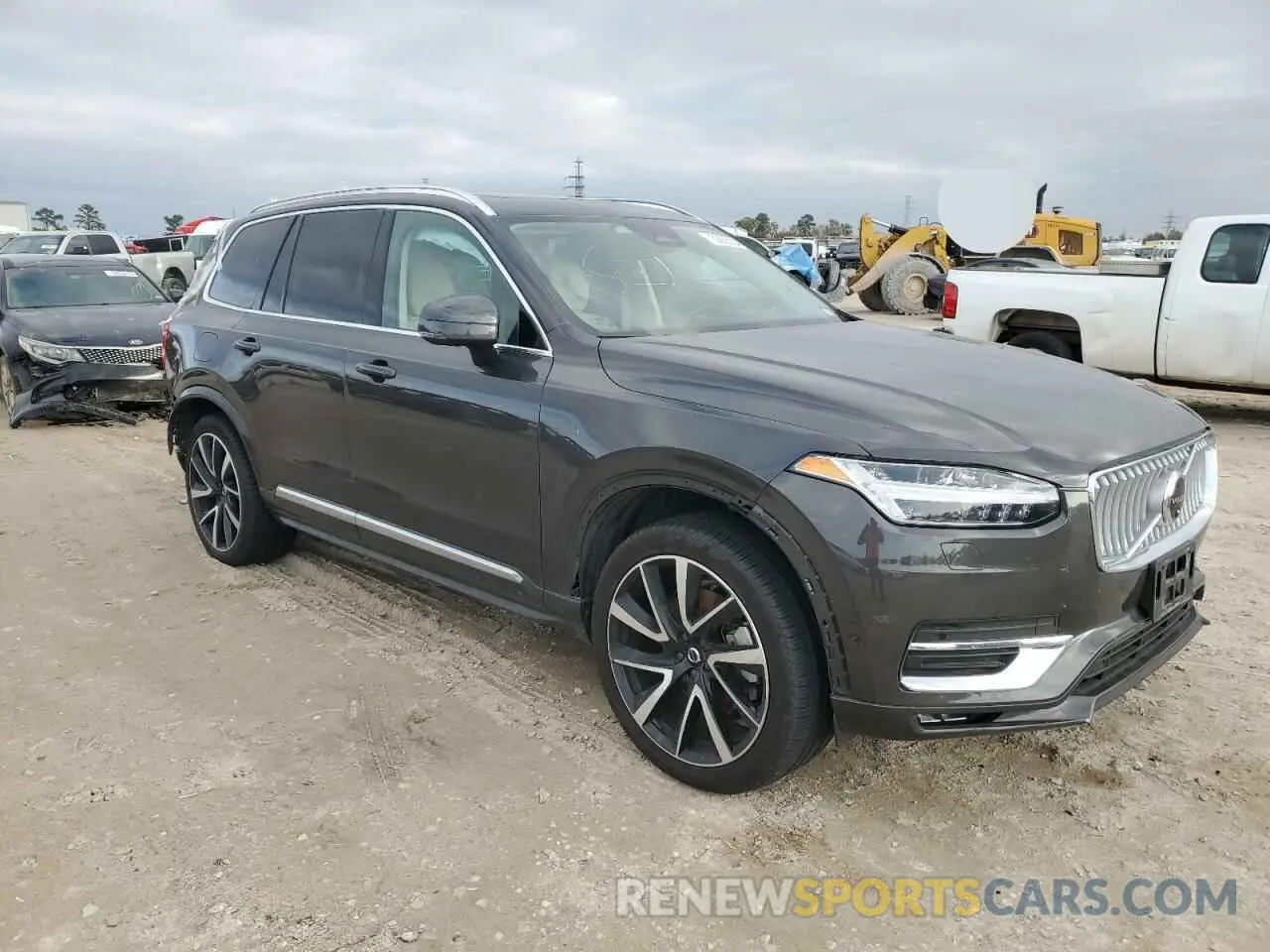 4 Photograph of a damaged car YV4062PE5R1178583 VOLVO XC90 PLUS 2024