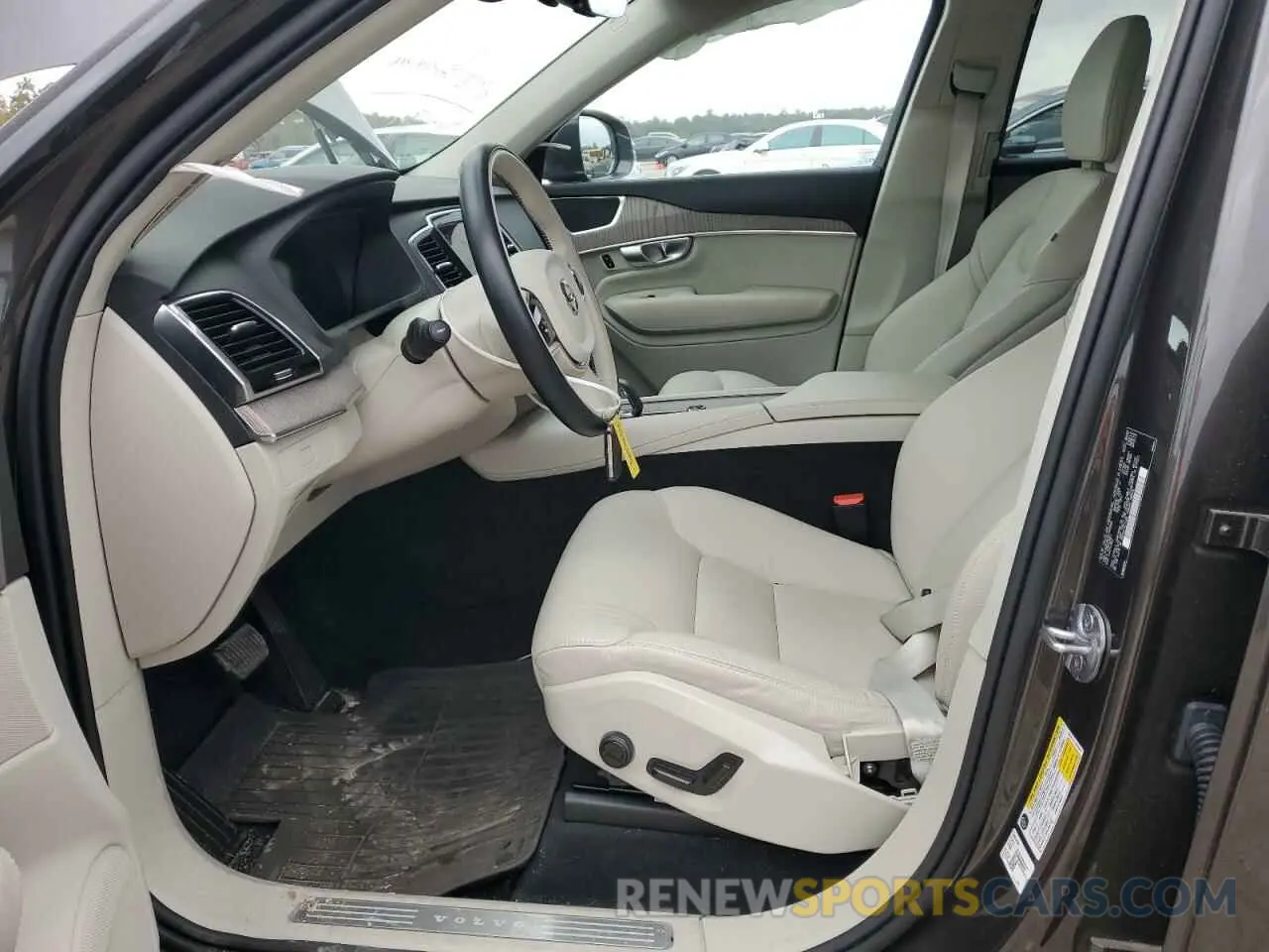 7 Photograph of a damaged car YV4062PE5R1178583 VOLVO XC90 PLUS 2024