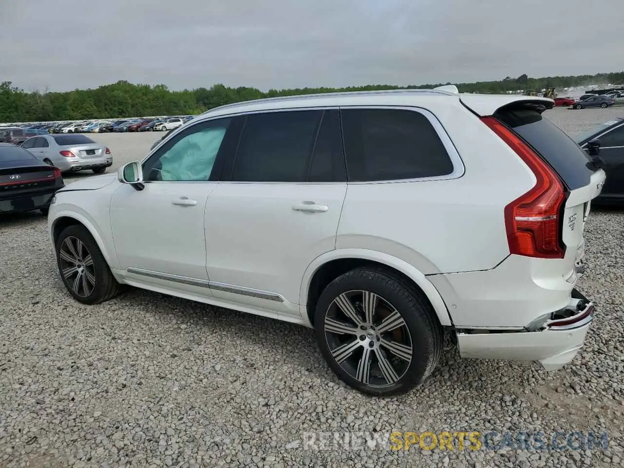 2 Photograph of a damaged car YV4062PE8R1164676 VOLVO XC90 PLUS 2024