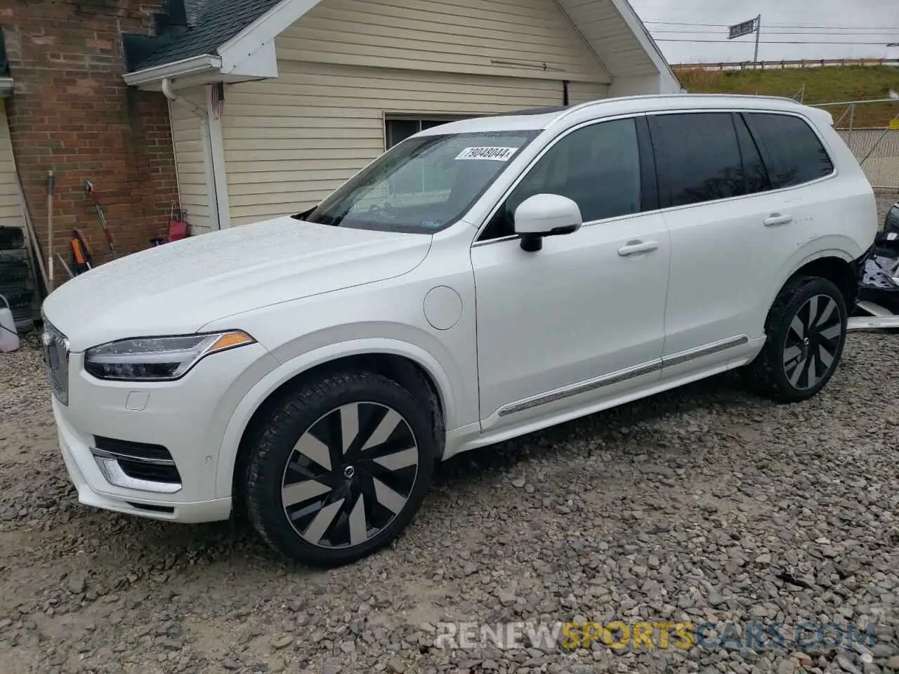1 Фотография поврежденного автомобиля YV4H60CE1R1223807 VOLVO XC90 PLUS 2024