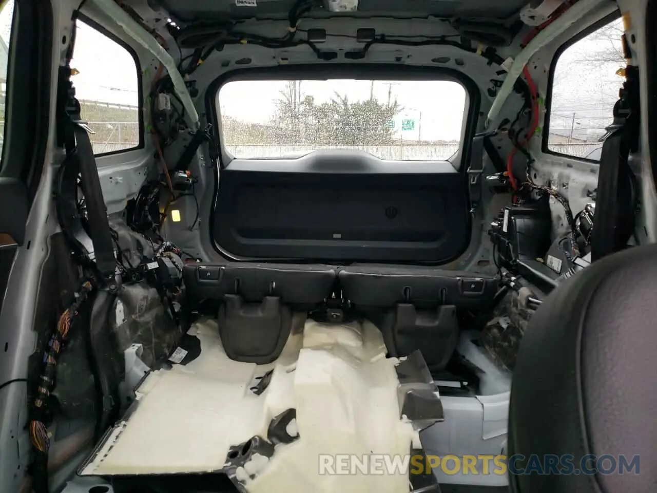10 Фотография поврежденного автомобиля YV4H60CE1R1223807 VOLVO XC90 PLUS 2024