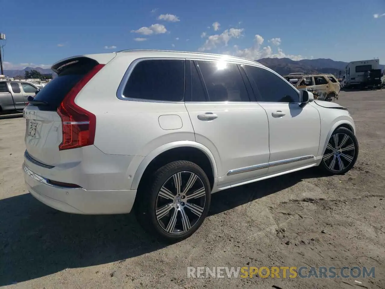 3 Фотография поврежденного автомобиля YV4H60CE7R1228591 VOLVO XC90 PLUS 2024