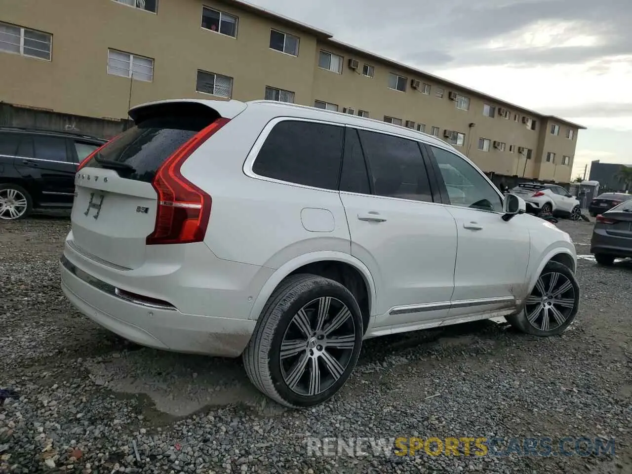 3 Фотография поврежденного автомобиля YV4L12PE0R1240466 VOLVO XC90 PLUS 2024