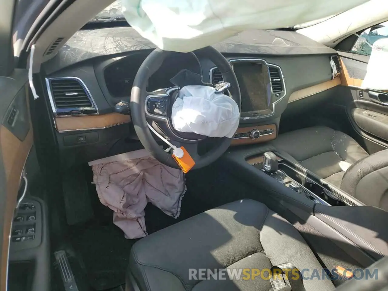 8 Photograph of a damaged car YV4L12PEXR1236571 VOLVO XC90 PLUS 2024