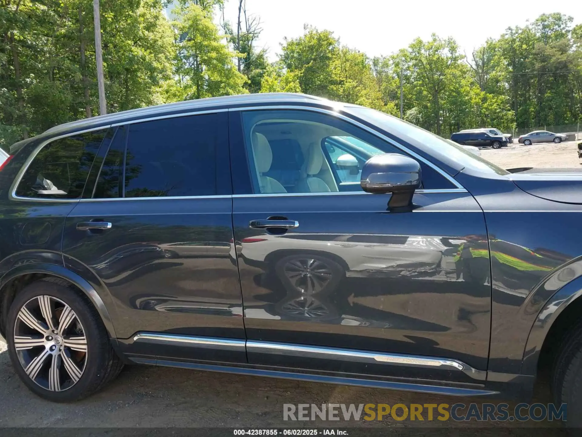 13 Фотография поврежденного автомобиля YV4BR00L4M1698473 VOLVO XC90 RECHARGE PLUG-IN HYBRID 2021