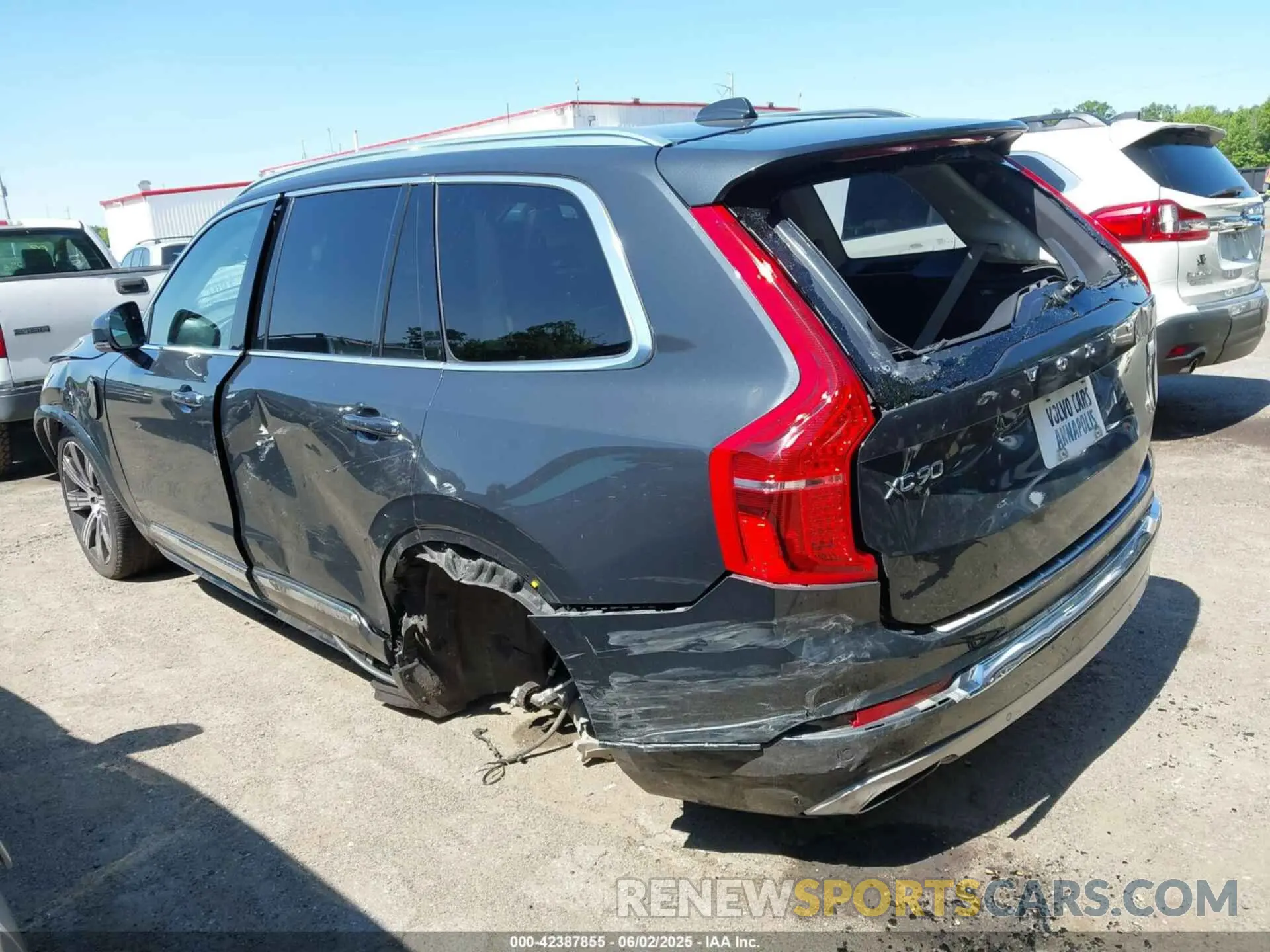 3 Фотография поврежденного автомобиля YV4BR00L4M1698473 VOLVO XC90 RECHARGE PLUG-IN HYBRID 2021