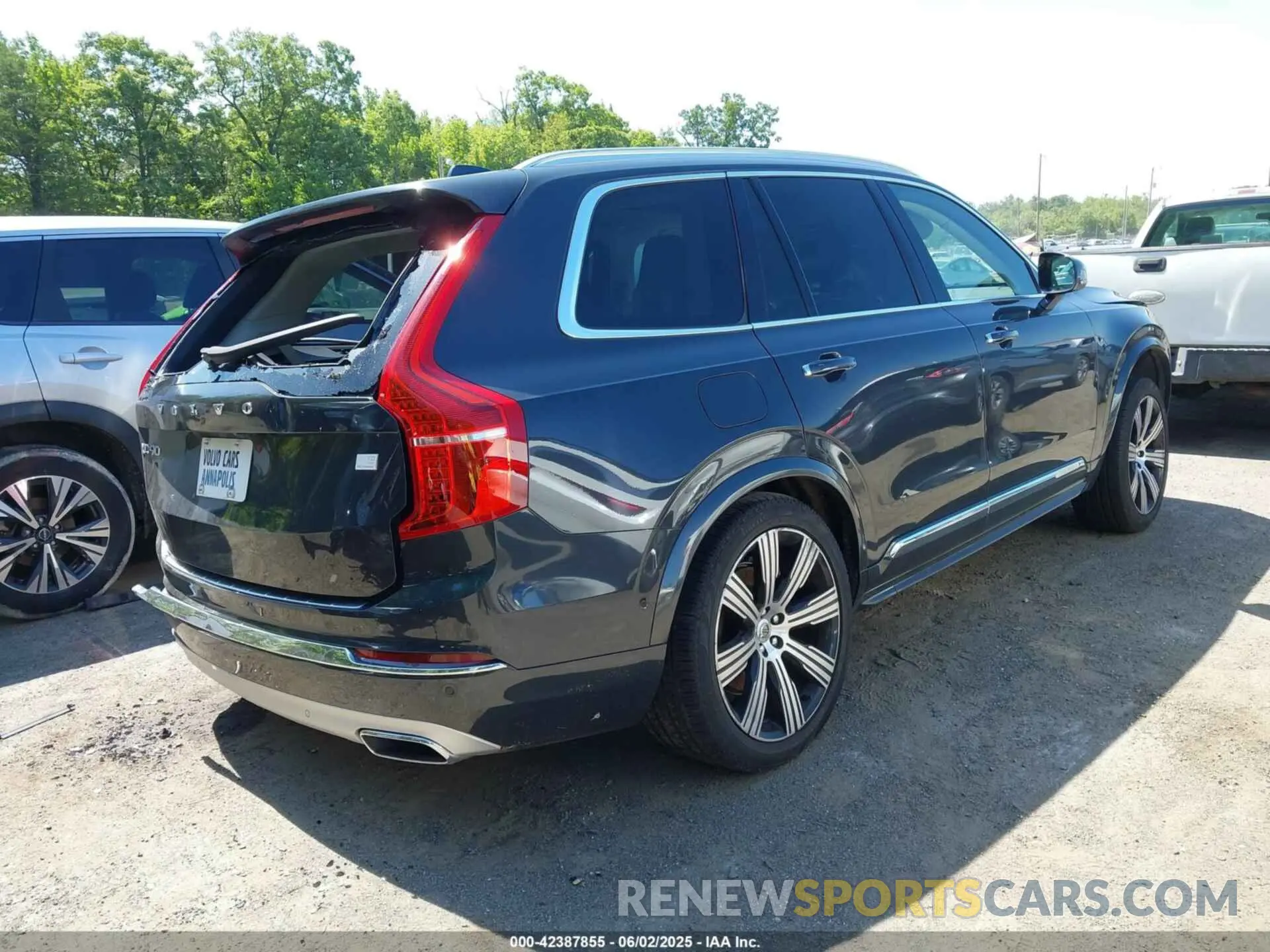 4 Фотография поврежденного автомобиля YV4BR00L4M1698473 VOLVO XC90 RECHARGE PLUG-IN HYBRID 2021