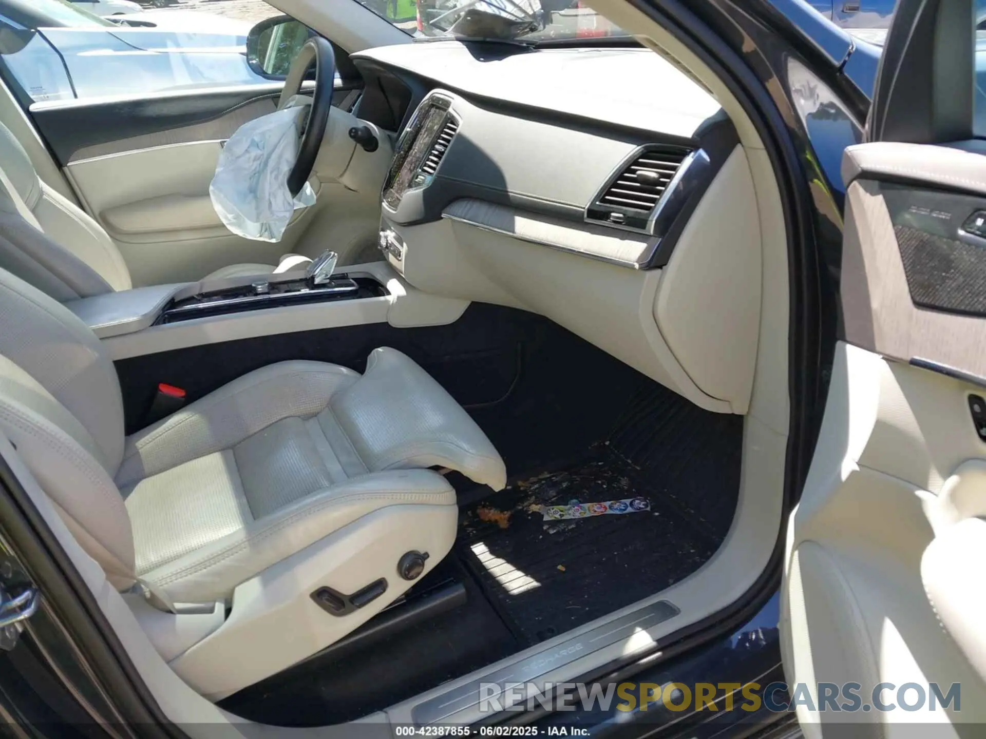 5 Фотография поврежденного автомобиля YV4BR00L4M1698473 VOLVO XC90 RECHARGE PLUG-IN HYBRID 2021