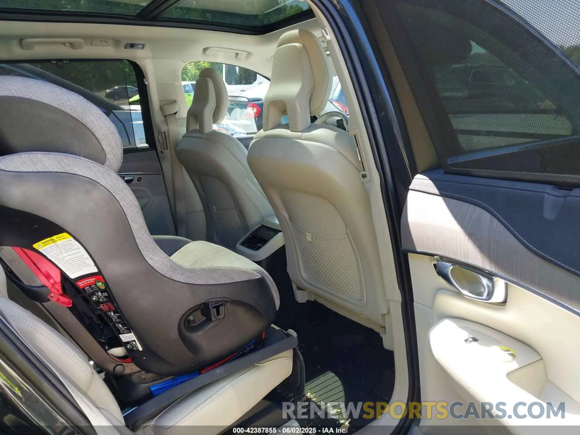 8 Фотография поврежденного автомобиля YV4BR00L4M1698473 VOLVO XC90 RECHARGE PLUG-IN HYBRID 2021