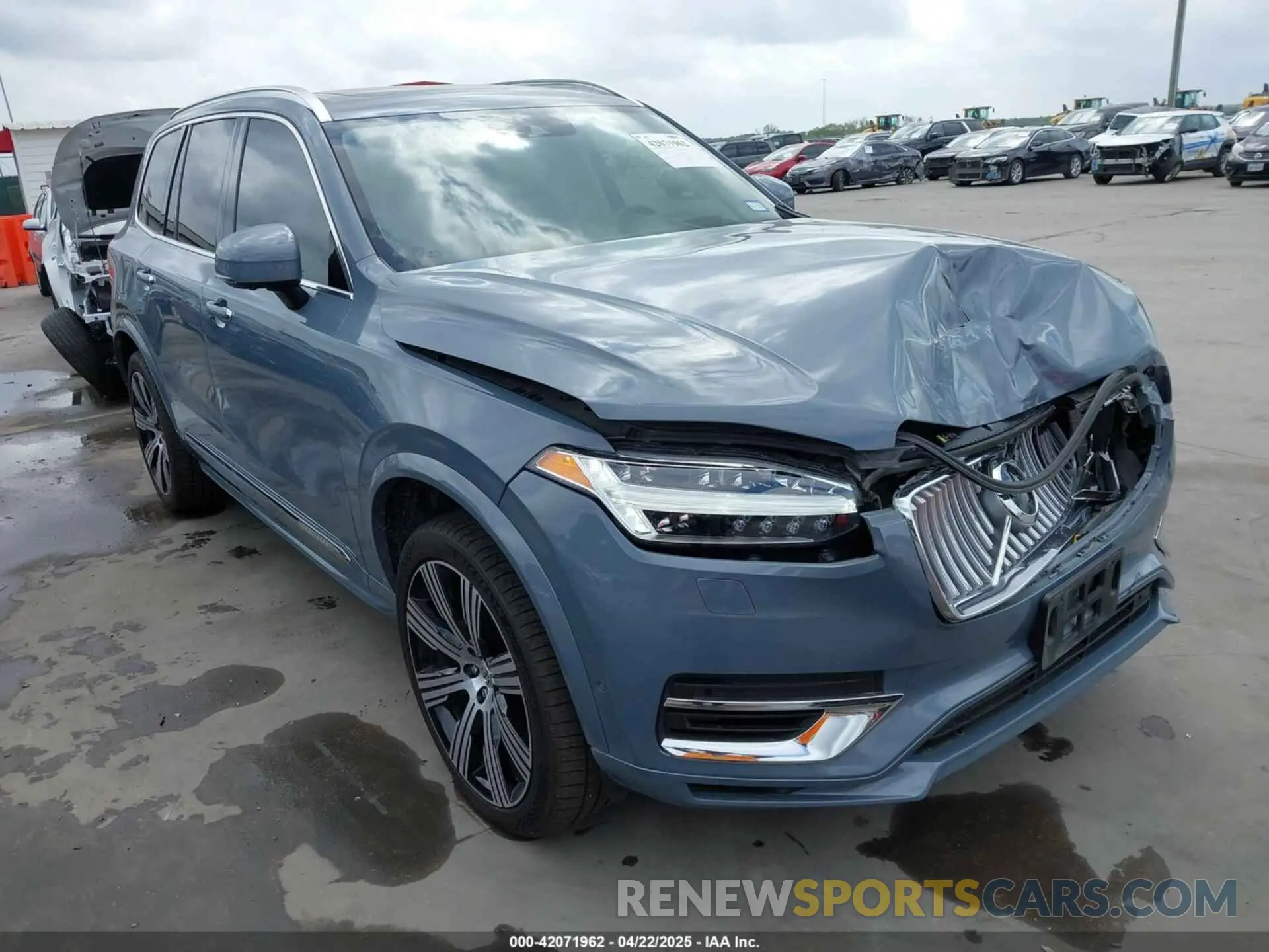 1 Фотография поврежденного автомобиля YV4BR00L8M1680722 VOLVO XC90 RECHARGE PLUG-IN HYBRID 2021