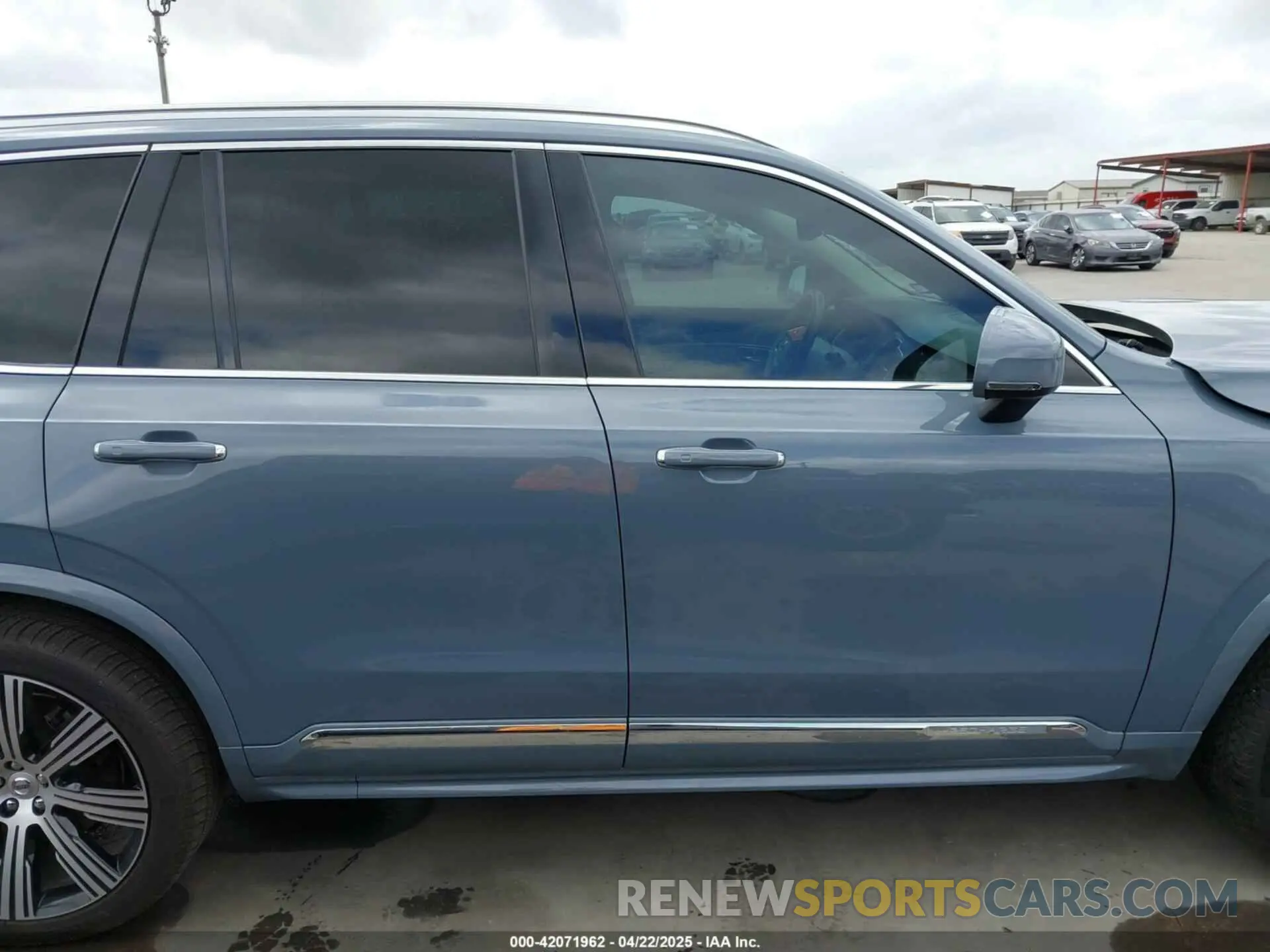 14 Фотография поврежденного автомобиля YV4BR00L8M1680722 VOLVO XC90 RECHARGE PLUG-IN HYBRID 2021