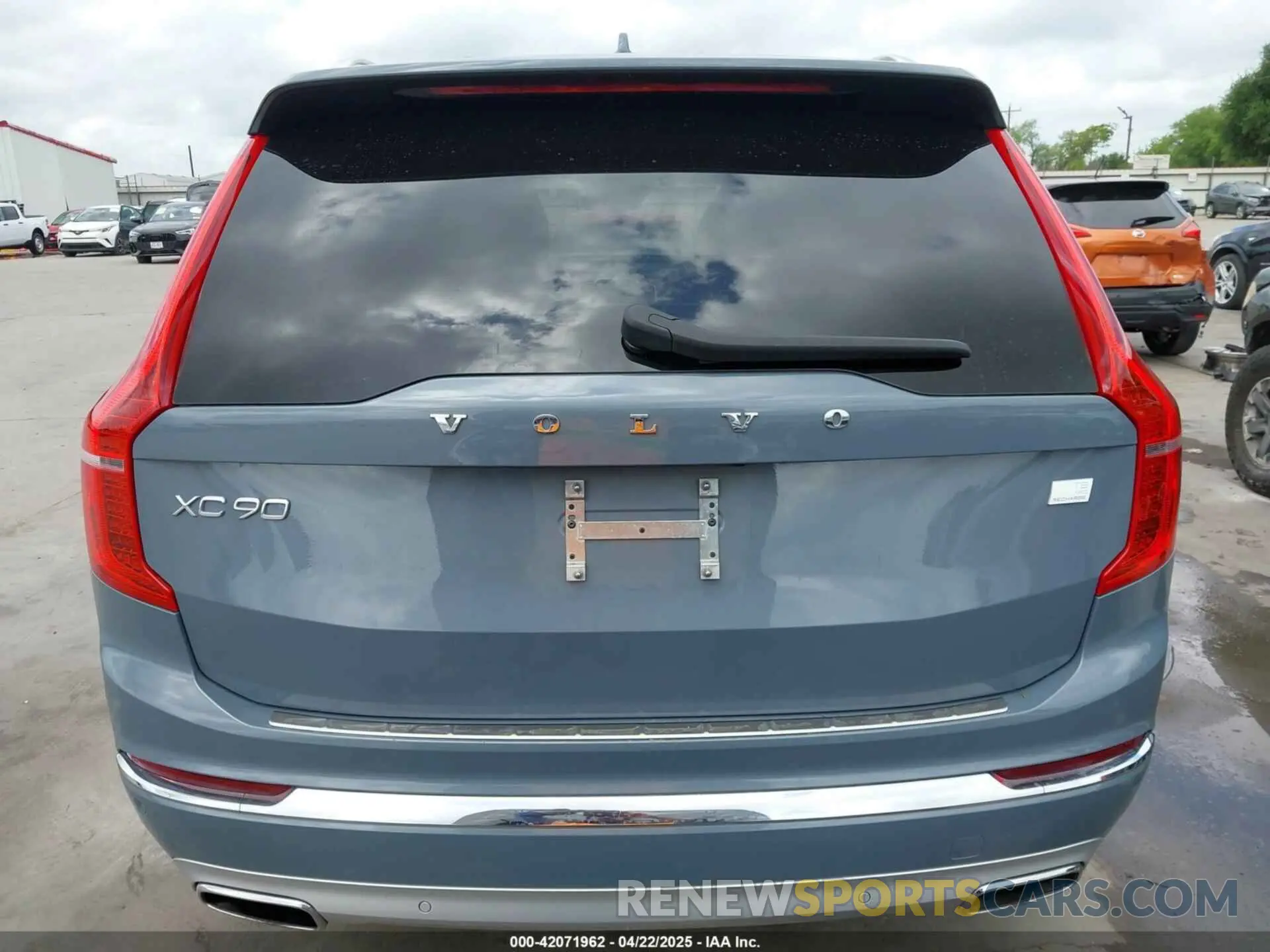 17 Фотография поврежденного автомобиля YV4BR00L8M1680722 VOLVO XC90 RECHARGE PLUG-IN HYBRID 2021