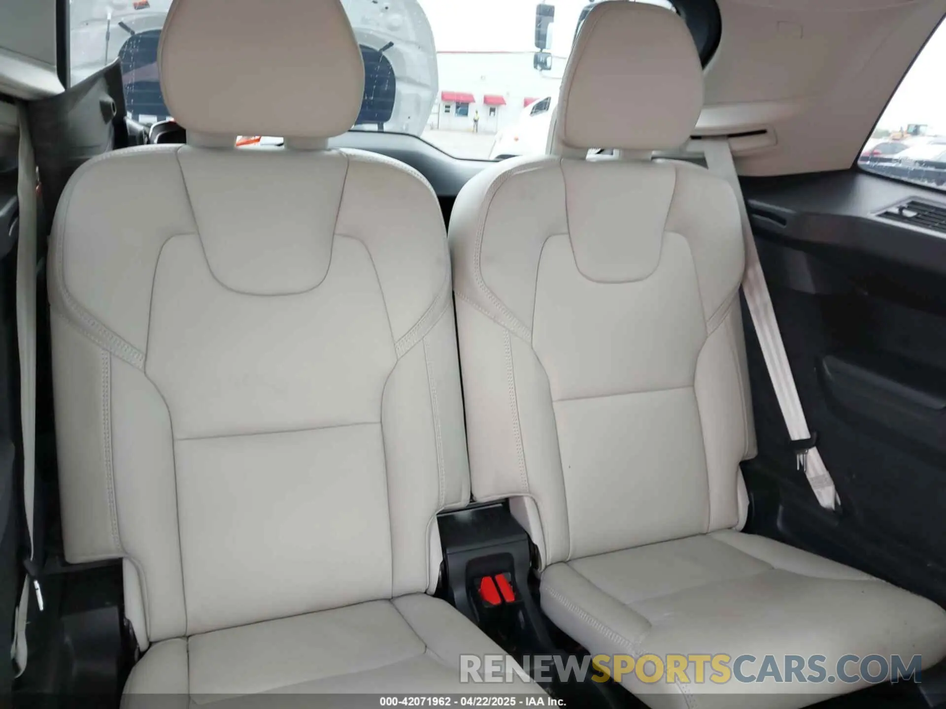 18 Фотография поврежденного автомобиля YV4BR00L8M1680722 VOLVO XC90 RECHARGE PLUG-IN HYBRID 2021