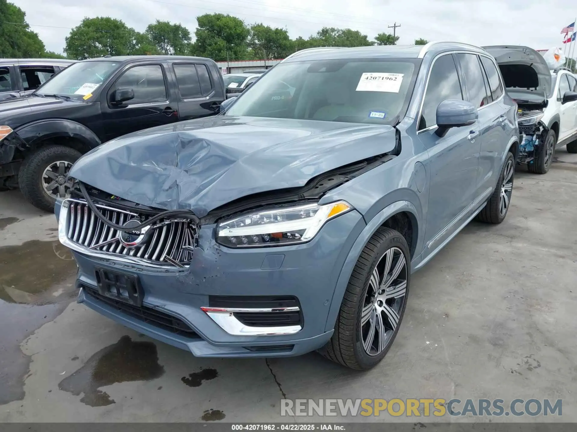 2 Фотография поврежденного автомобиля YV4BR00L8M1680722 VOLVO XC90 RECHARGE PLUG-IN HYBRID 2021