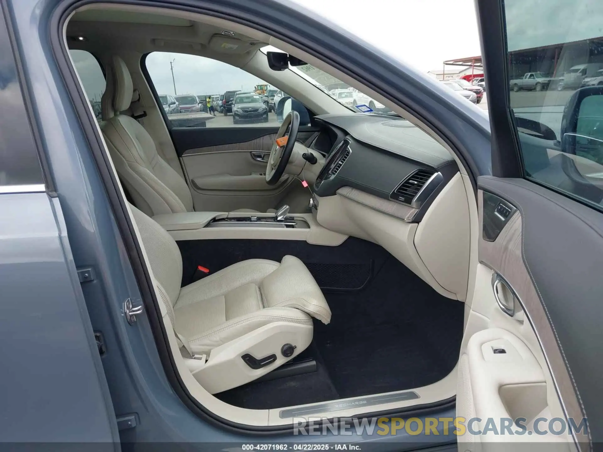 5 Фотография поврежденного автомобиля YV4BR00L8M1680722 VOLVO XC90 RECHARGE PLUG-IN HYBRID 2021