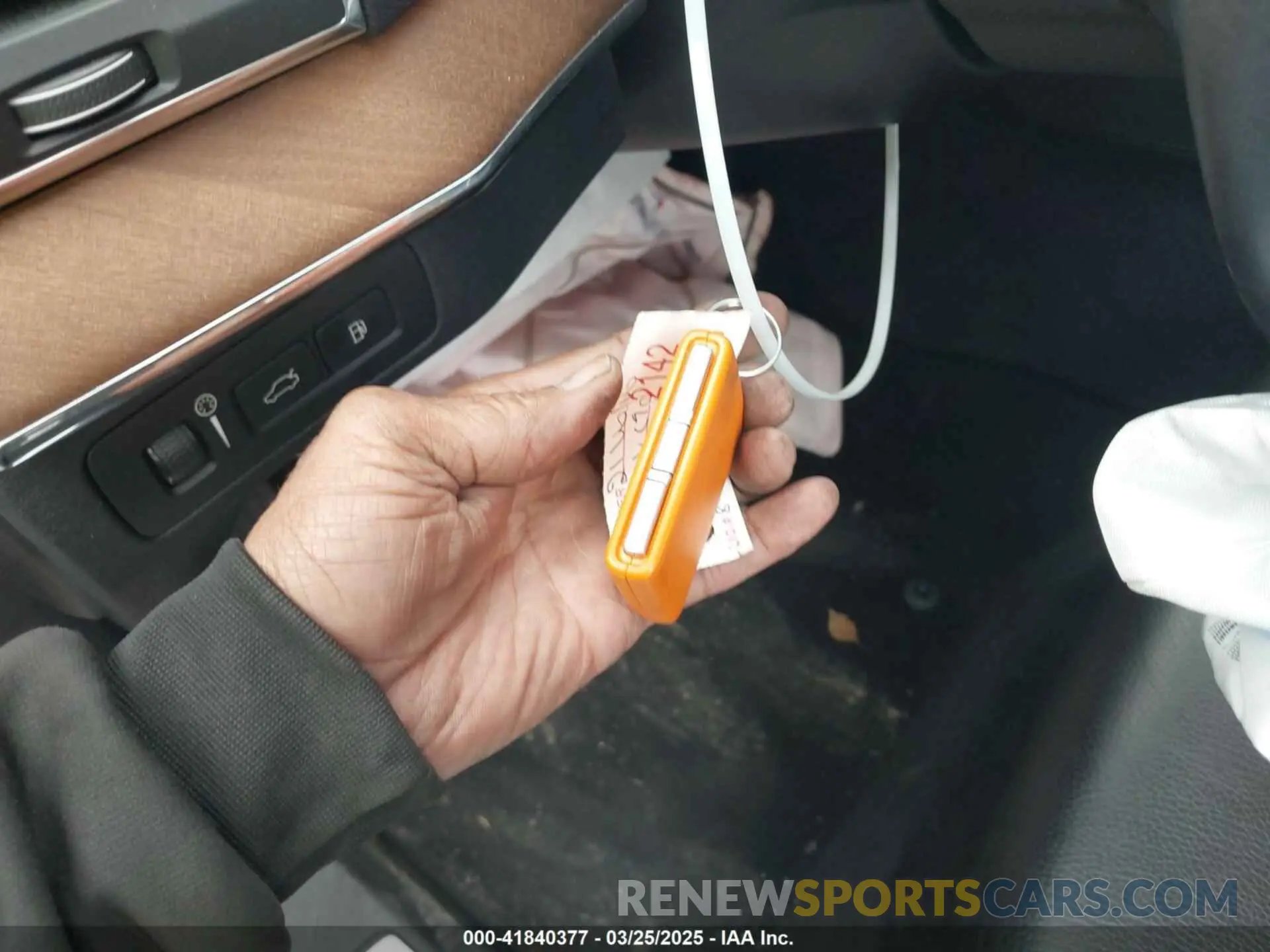 11 Фотография поврежденного автомобиля YV4BR0CK3M1672515 VOLVO XC90 RECHARGE PLUG-IN HYBRID 2021