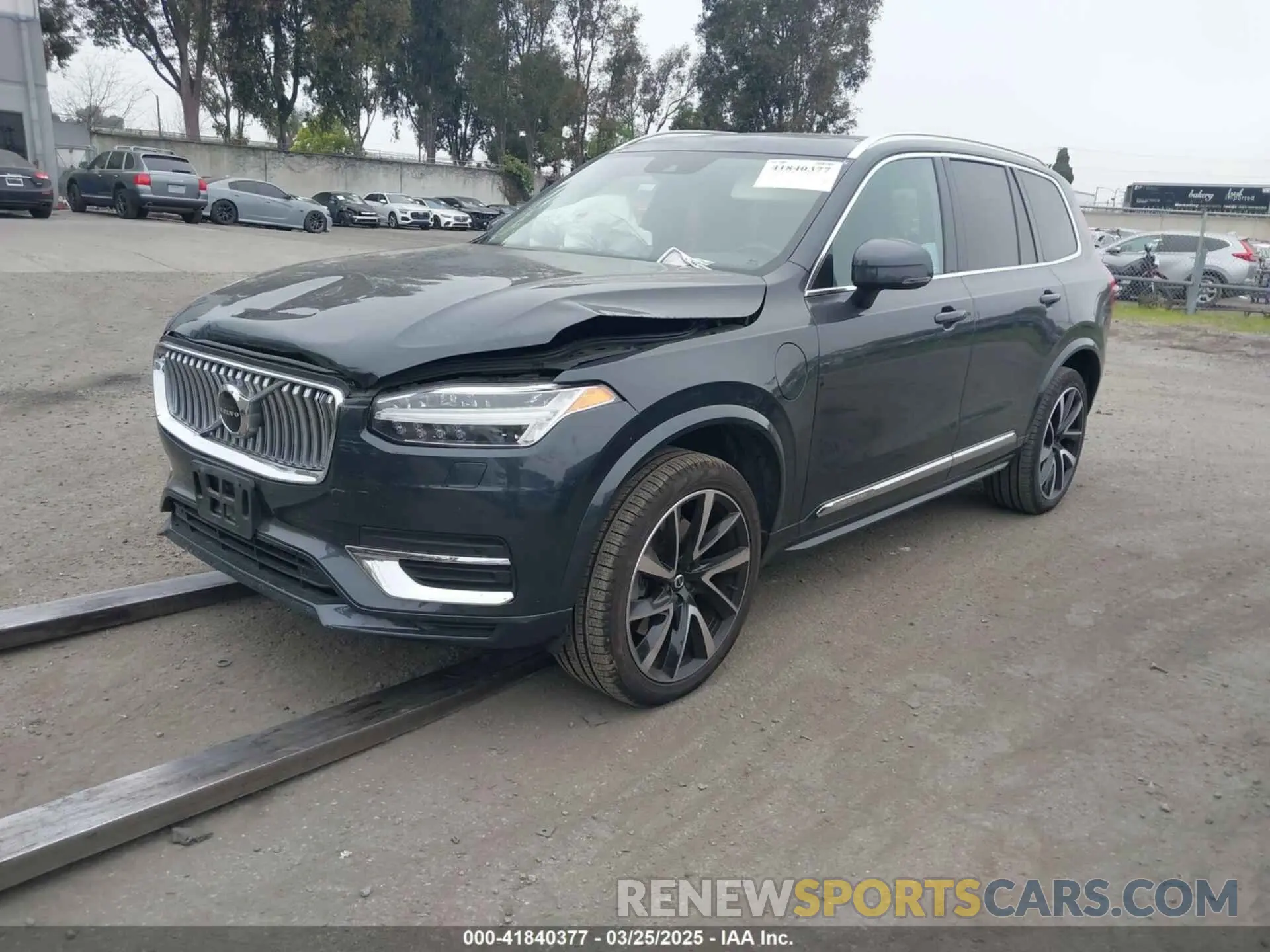 2 Фотография поврежденного автомобиля YV4BR0CK3M1672515 VOLVO XC90 RECHARGE PLUG-IN HYBRID 2021