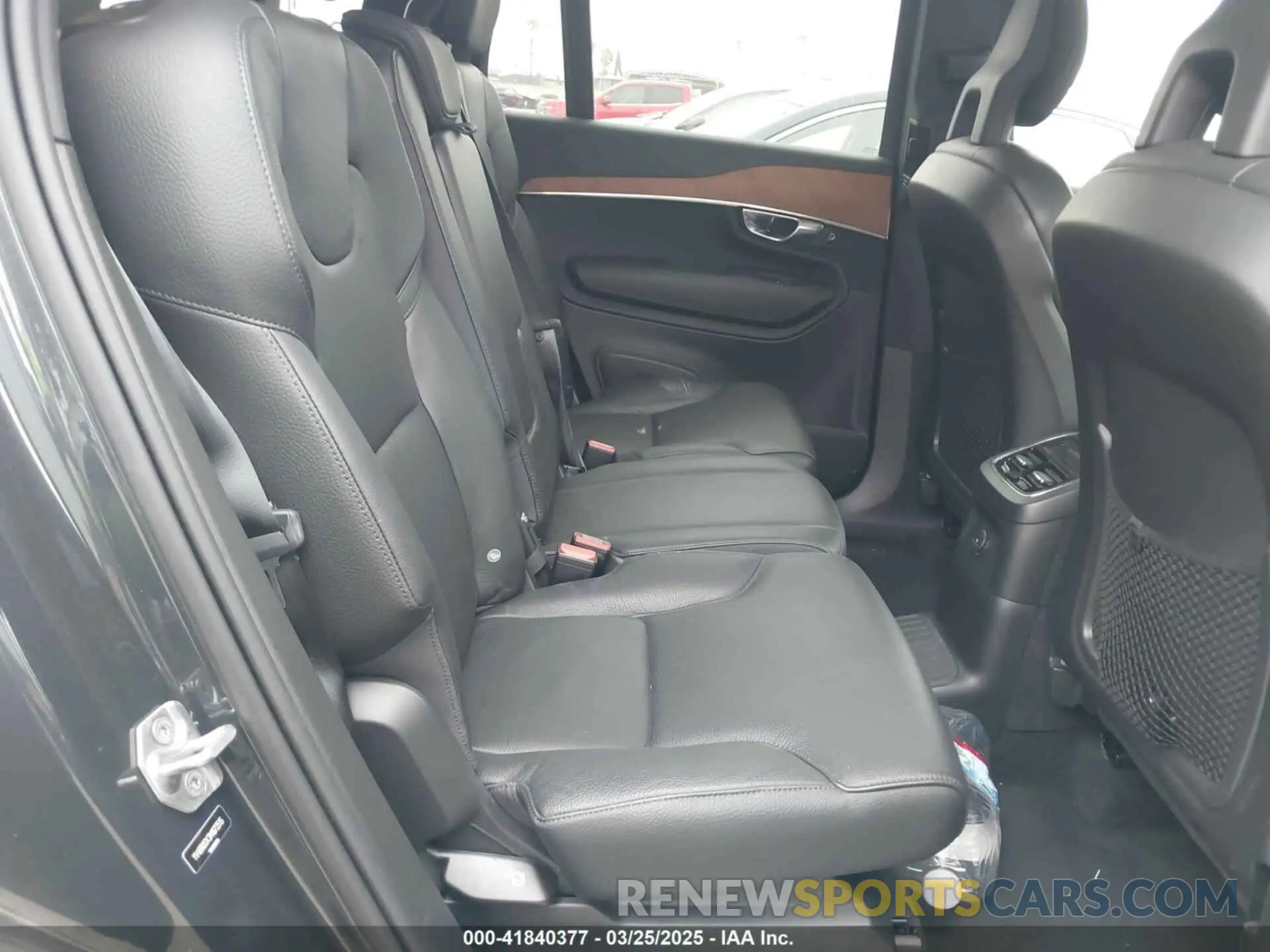 8 Фотография поврежденного автомобиля YV4BR0CK3M1672515 VOLVO XC90 RECHARGE PLUG-IN HYBRID 2021