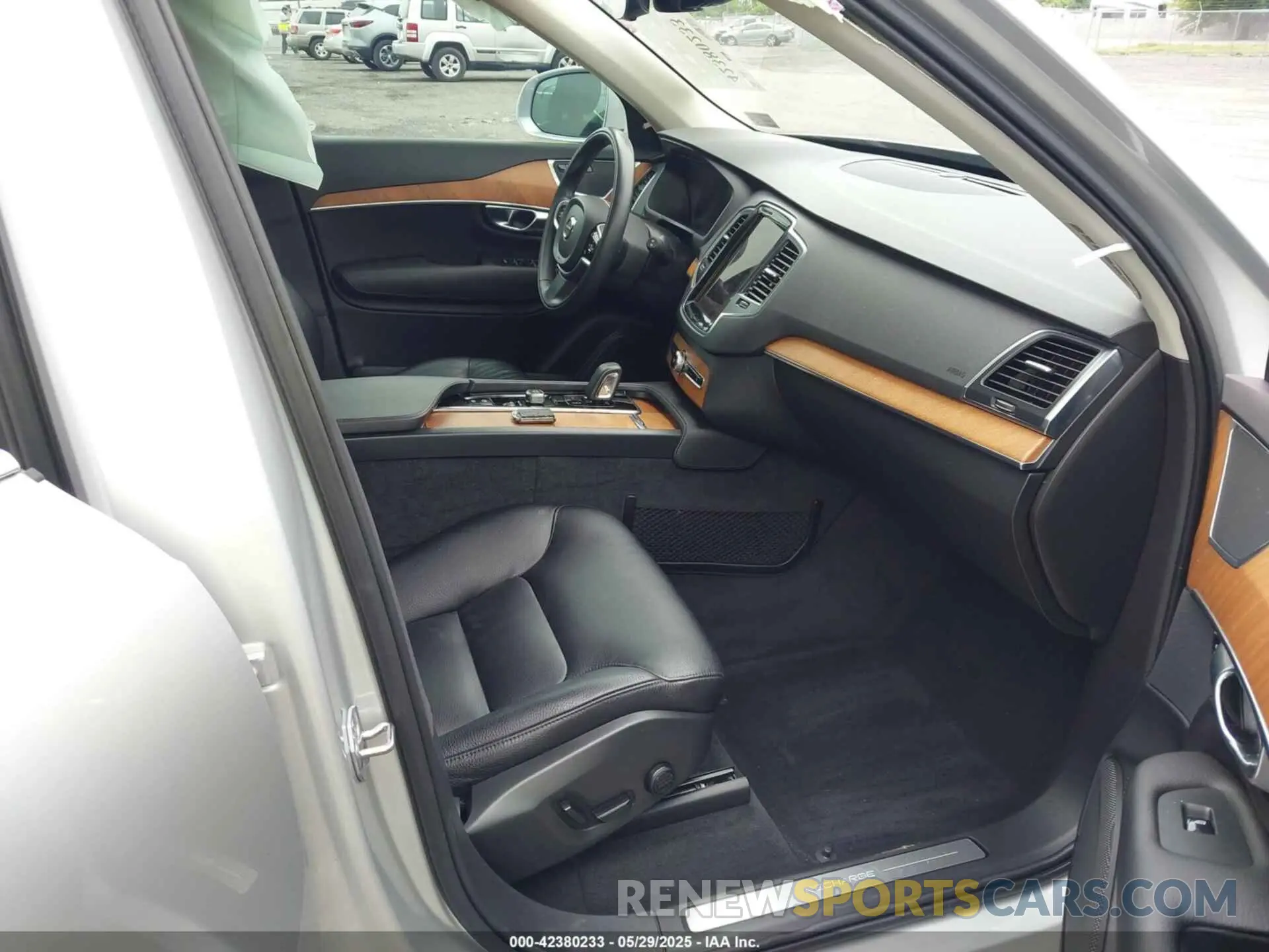 5 Photograph of a damaged car YV4BR0CK9M1692719 VOLVO XC90 RECHARGE PLUG-IN HYBRID 2021