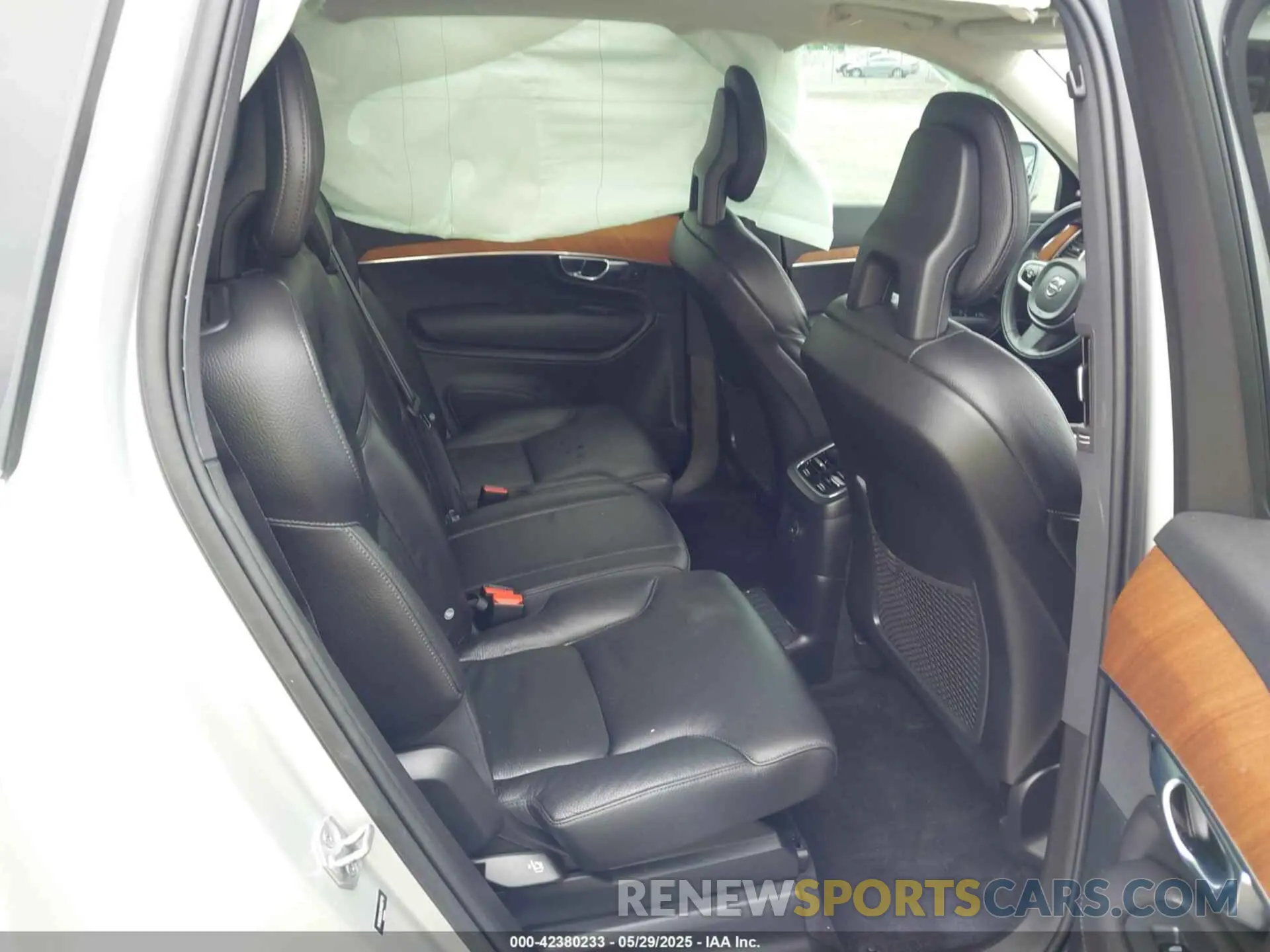 8 Photograph of a damaged car YV4BR0CK9M1692719 VOLVO XC90 RECHARGE PLUG-IN HYBRID 2021