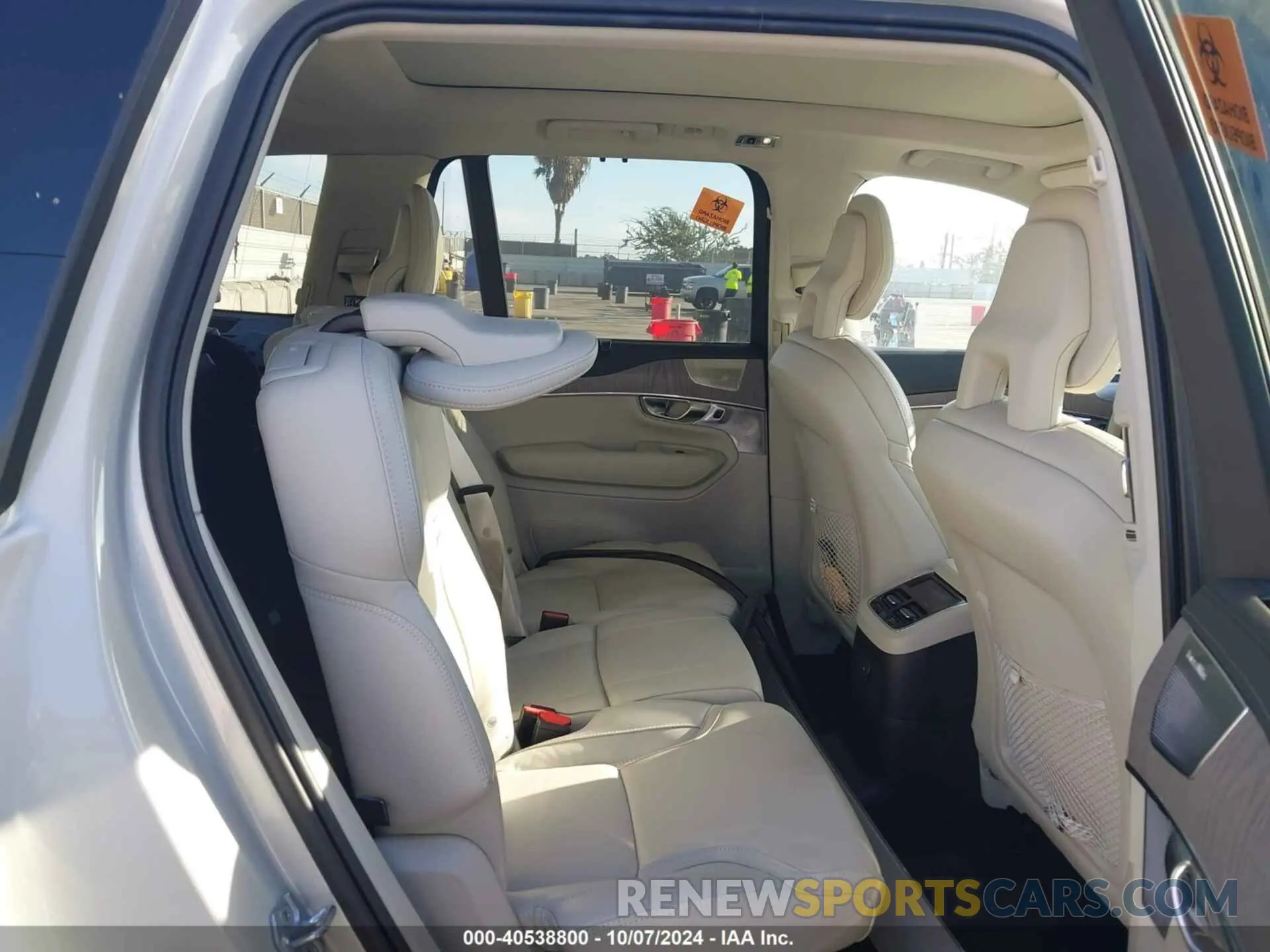 8 Photograph of a damaged car YV4BR0CL7N1814892 VOLVO XC90 RECHARGE PLUG-IN HYBRID 2022