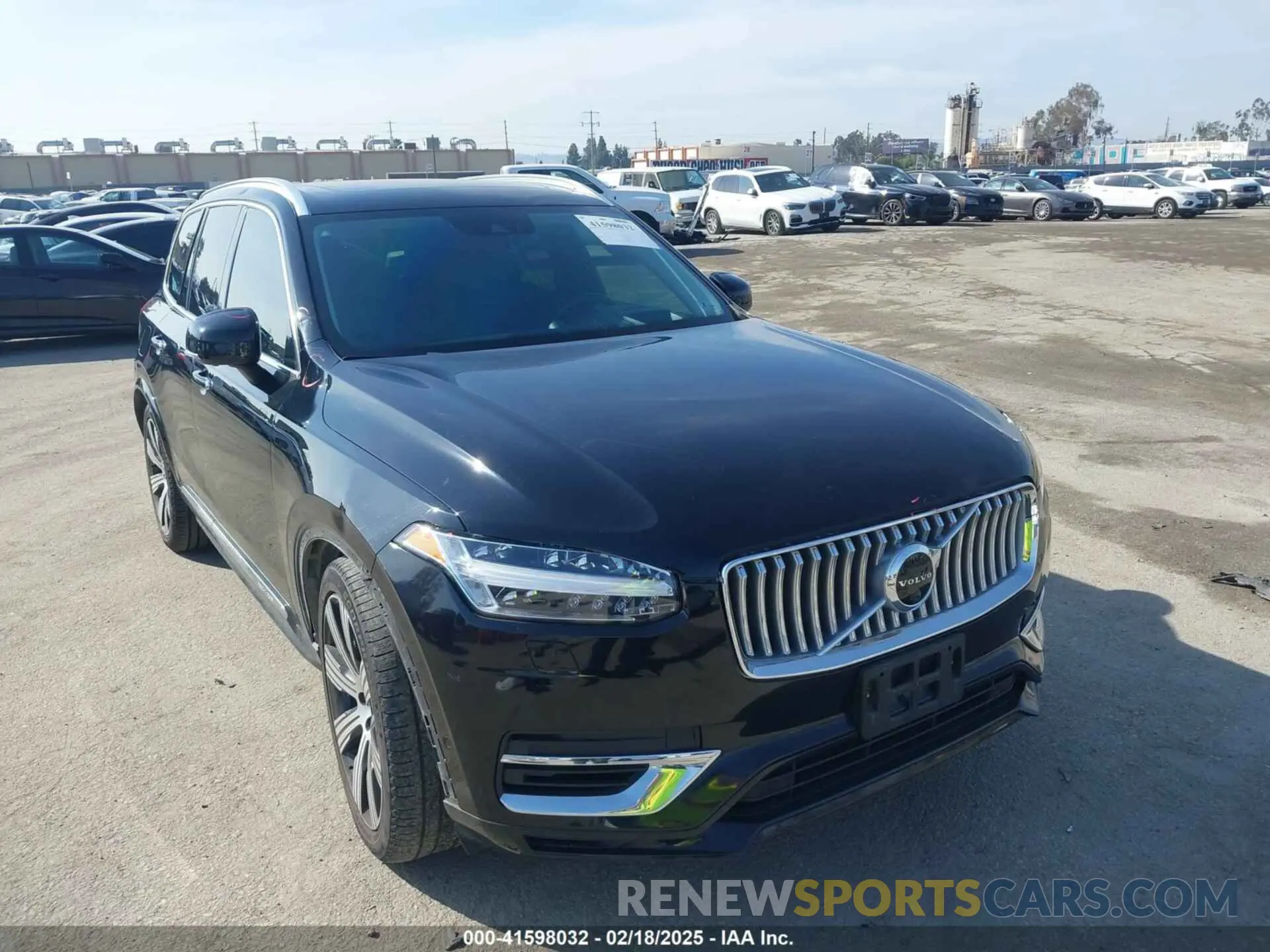 1 Фотография поврежденного автомобиля YV4BR0CLXN1792757 VOLVO XC90 RECHARGE PLUG-IN HYBRID 2022