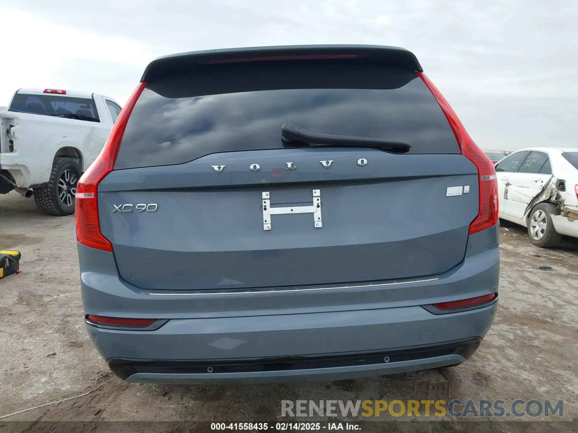 17 Фотография поврежденного автомобиля YV4BR0CM8N1816644 VOLVO XC90 RECHARGE PLUG-IN HYBRID 2022