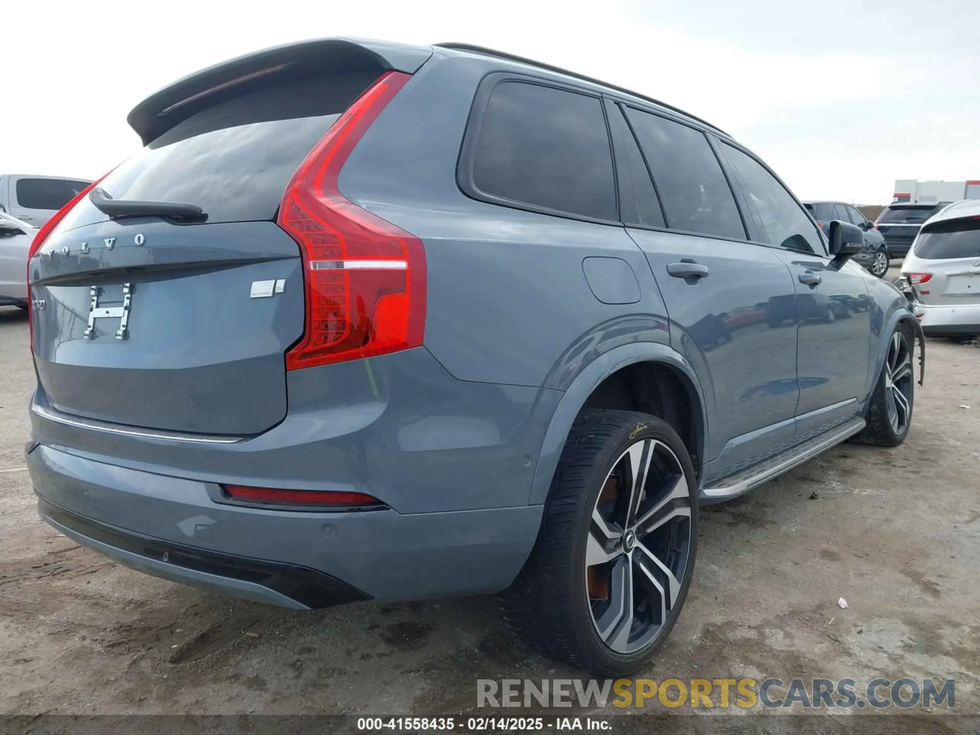 4 Фотография поврежденного автомобиля YV4BR0CM8N1816644 VOLVO XC90 RECHARGE PLUG-IN HYBRID 2022
