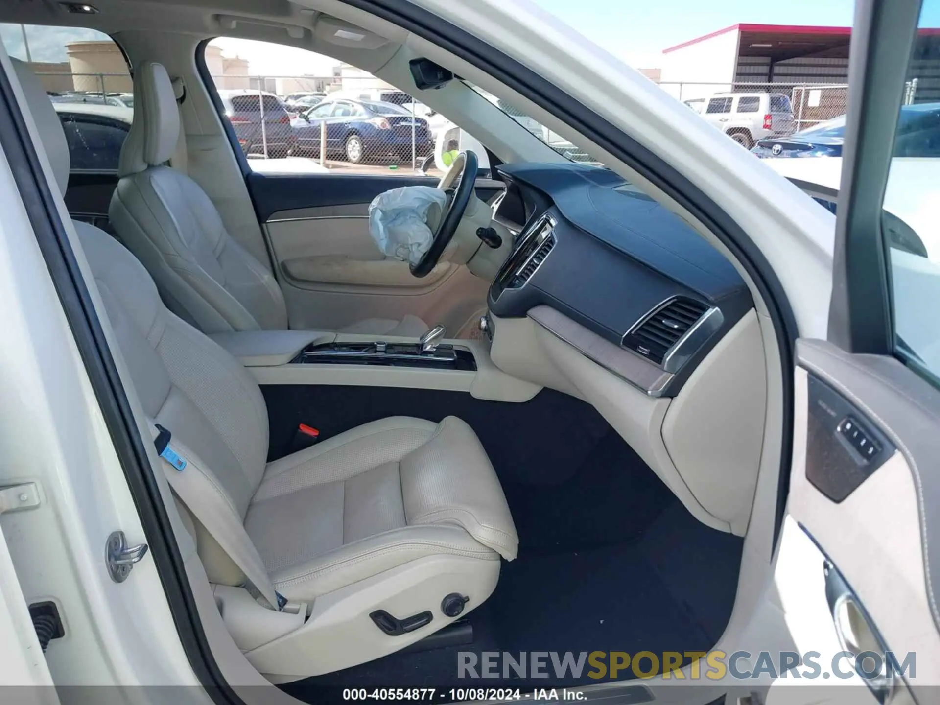 5 Photograph of a damaged car YV4H60CL7N1825300 VOLVO XC90 RECHARGE PLUG-IN HYBRID 2022