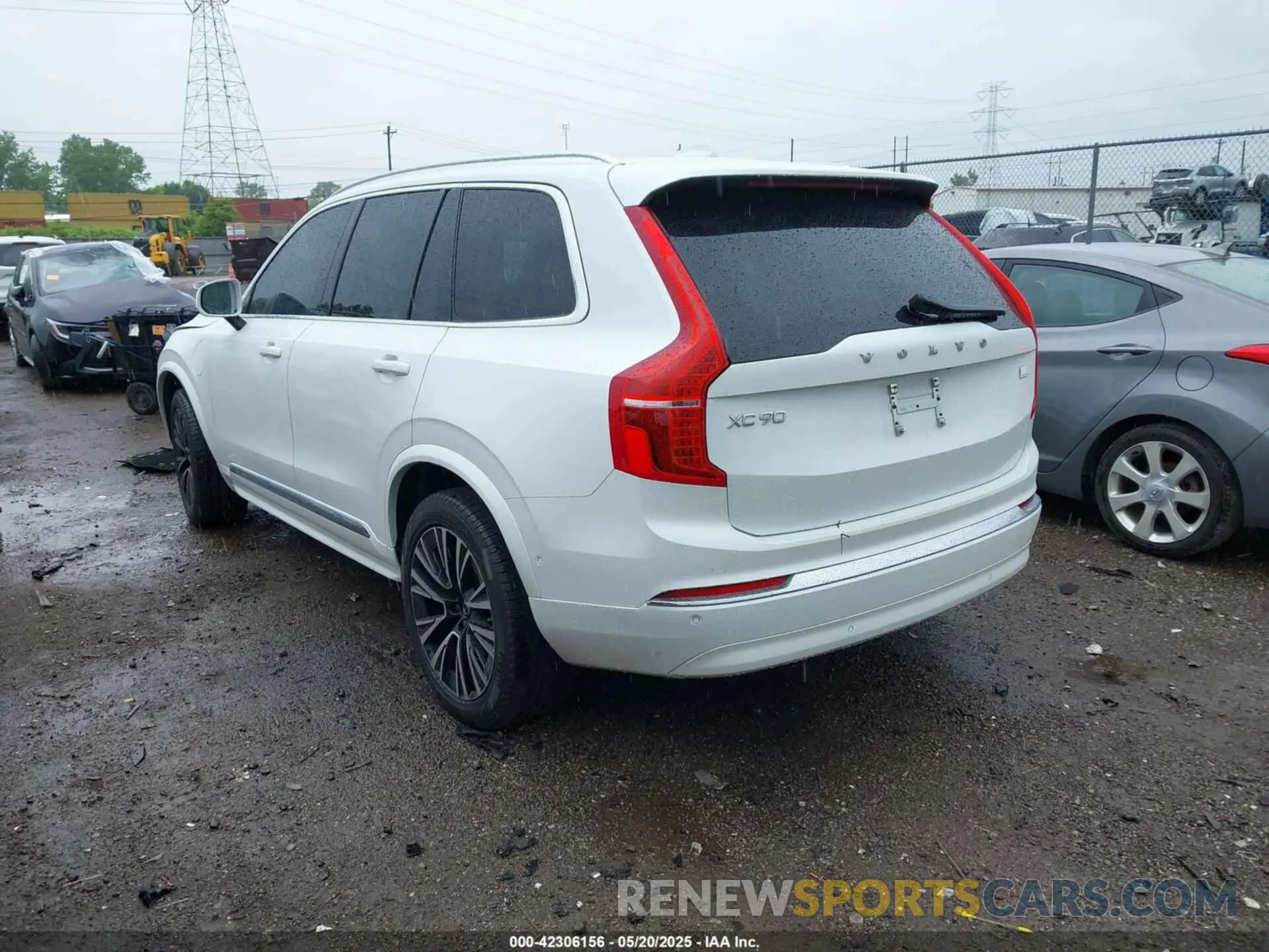3 Photograph of a damaged car YV4H600N0P1982255 VOLVO XC90 RECHARGE PLUG-IN HYBRID 2023