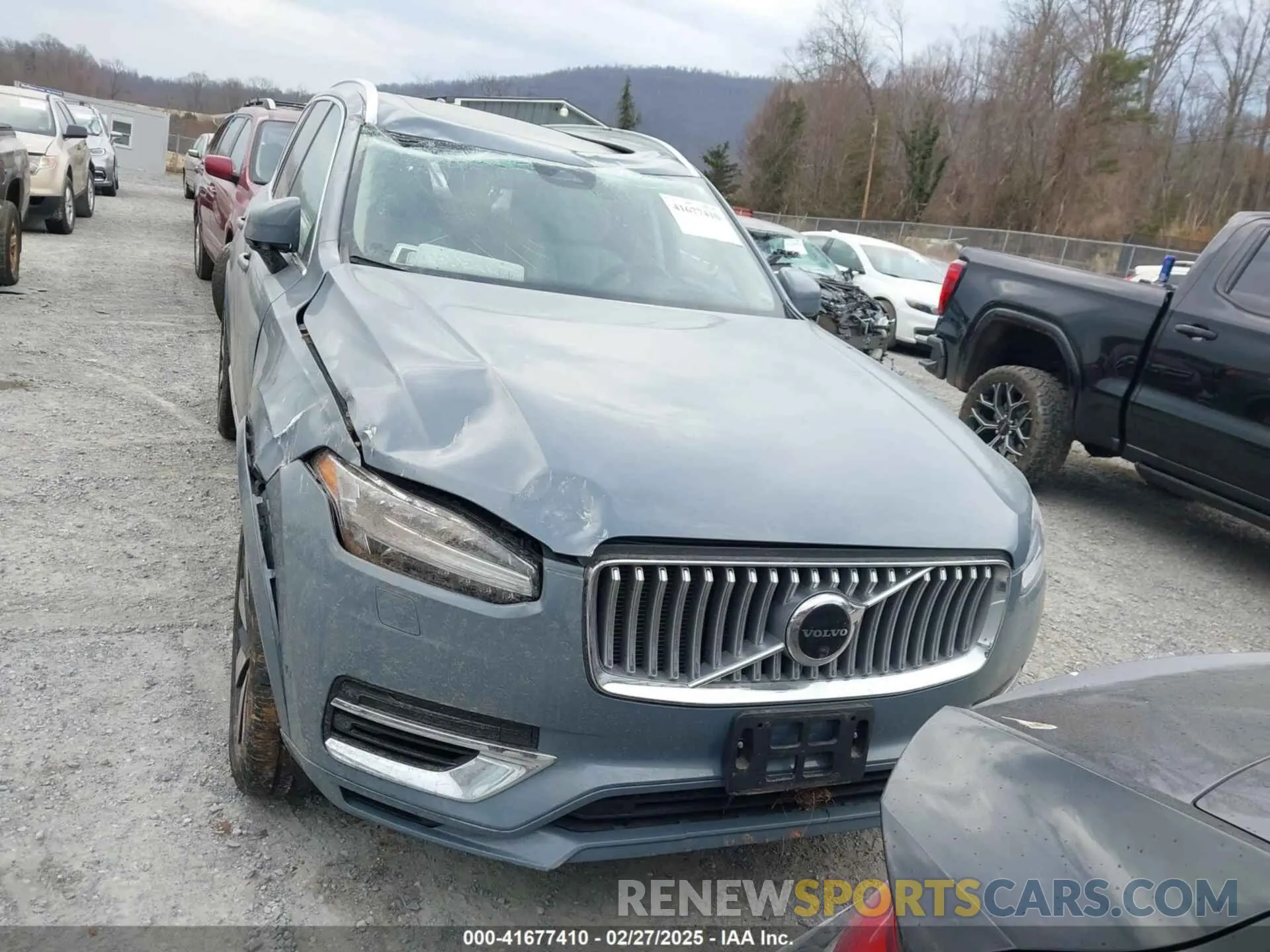 13 Photograph of a damaged car YV4H60CA3P1950747 VOLVO XC90 RECHARGE PLUG-IN HYBRID 2023