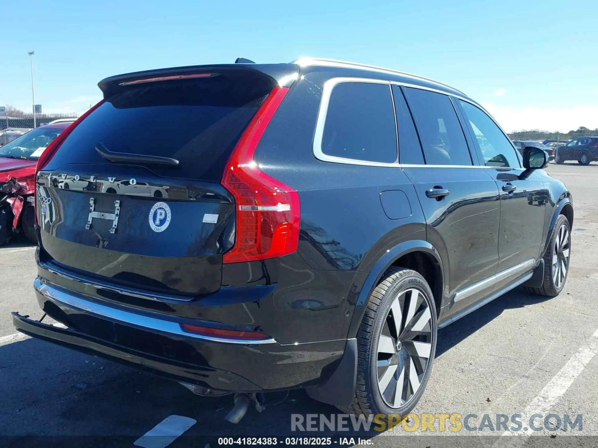 4 Photograph of a damaged car YV4H60CA8P1942854 VOLVO XC90 RECHARGE PLUG-IN HYBRID 2023